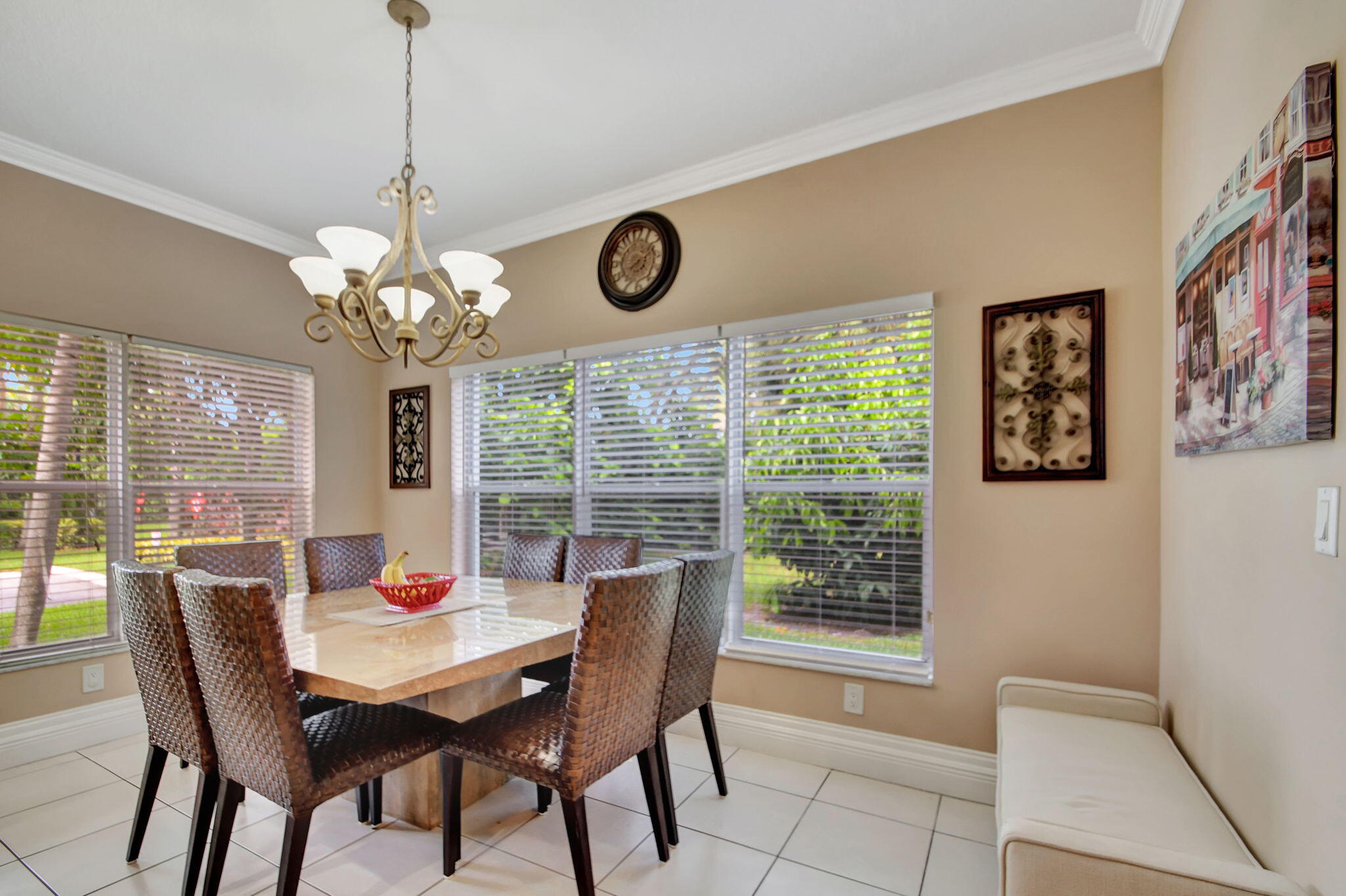 6784 Hendry Drive