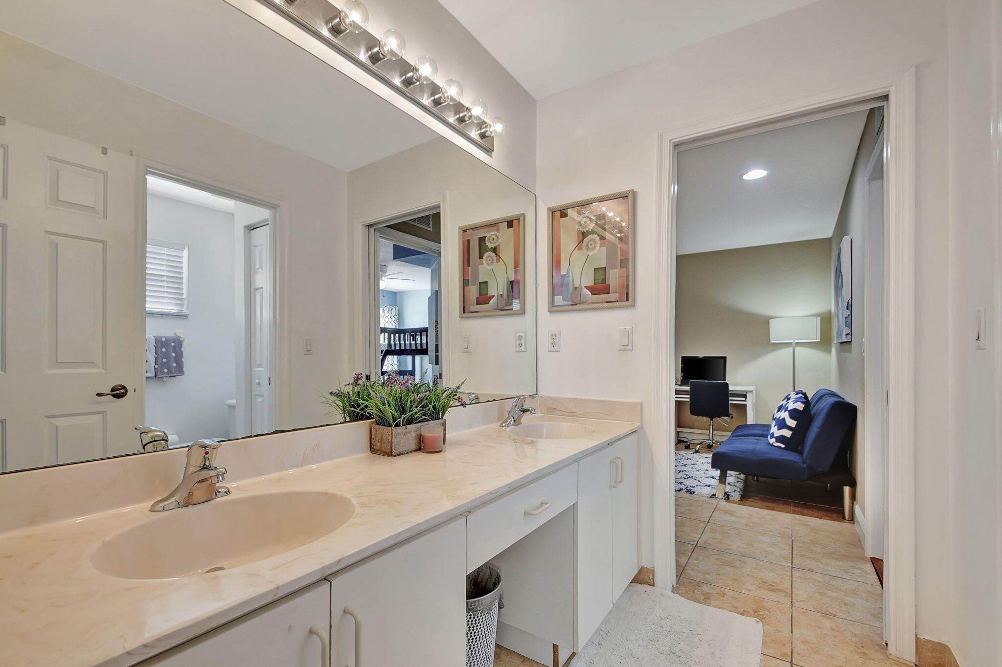 6784 Hendry Drive