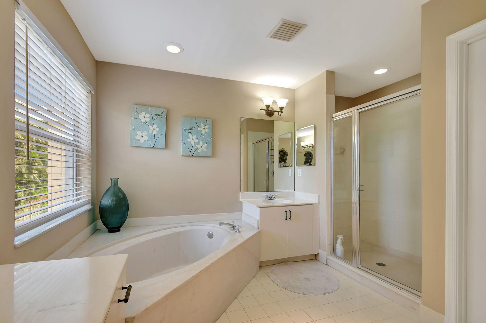 6784 Hendry Drive