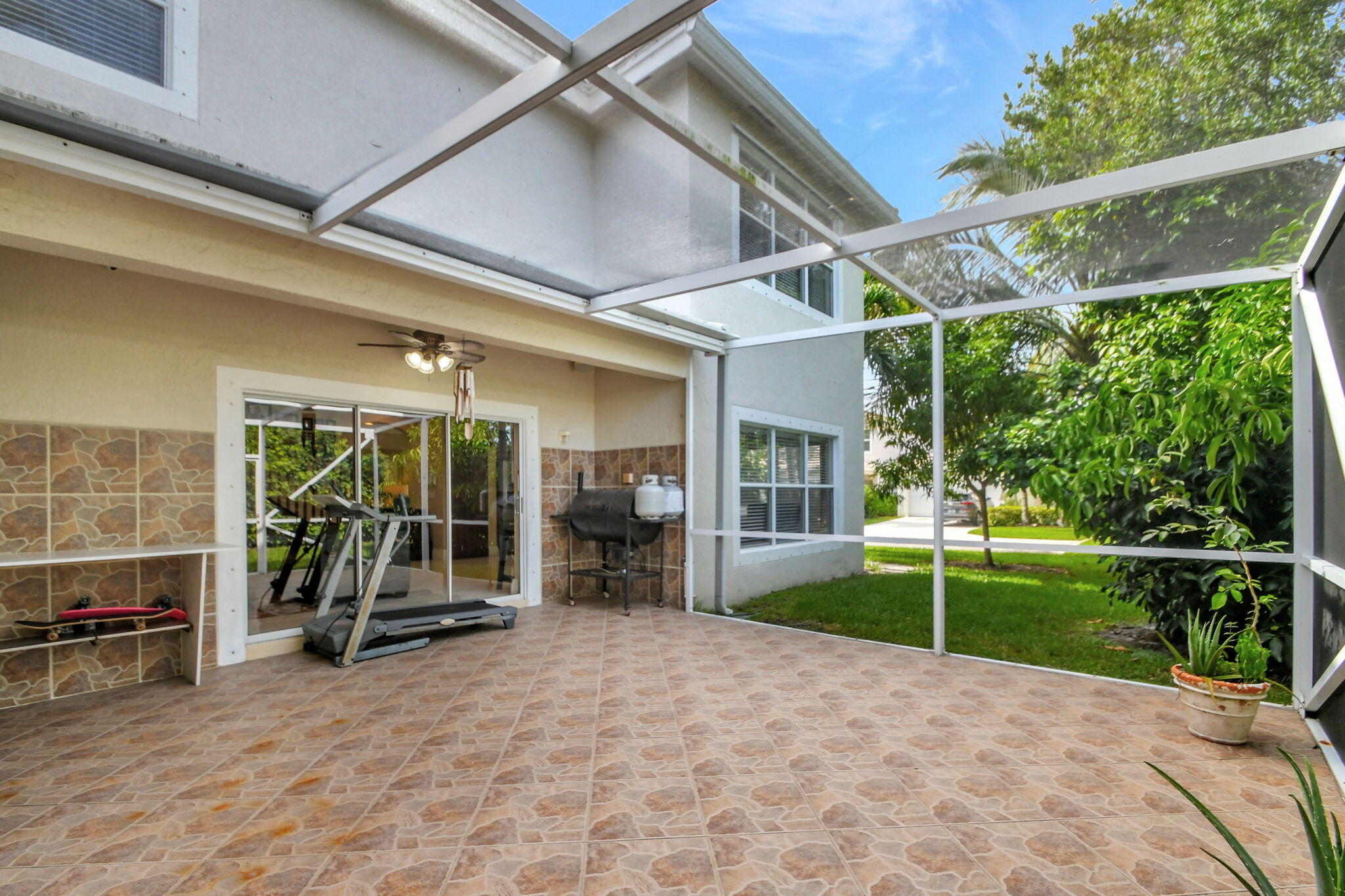 6784 Hendry Drive