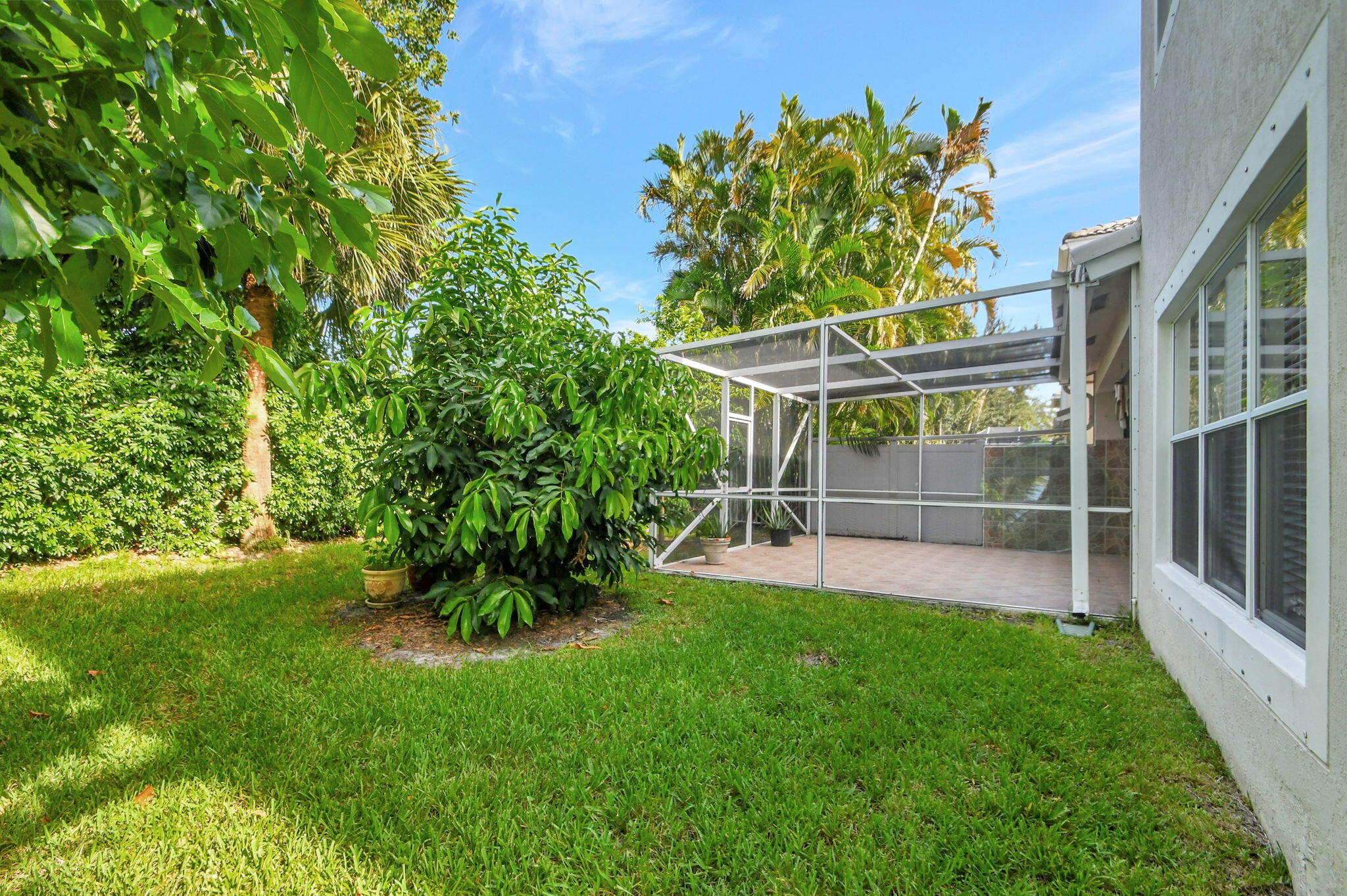 6784 Hendry Drive