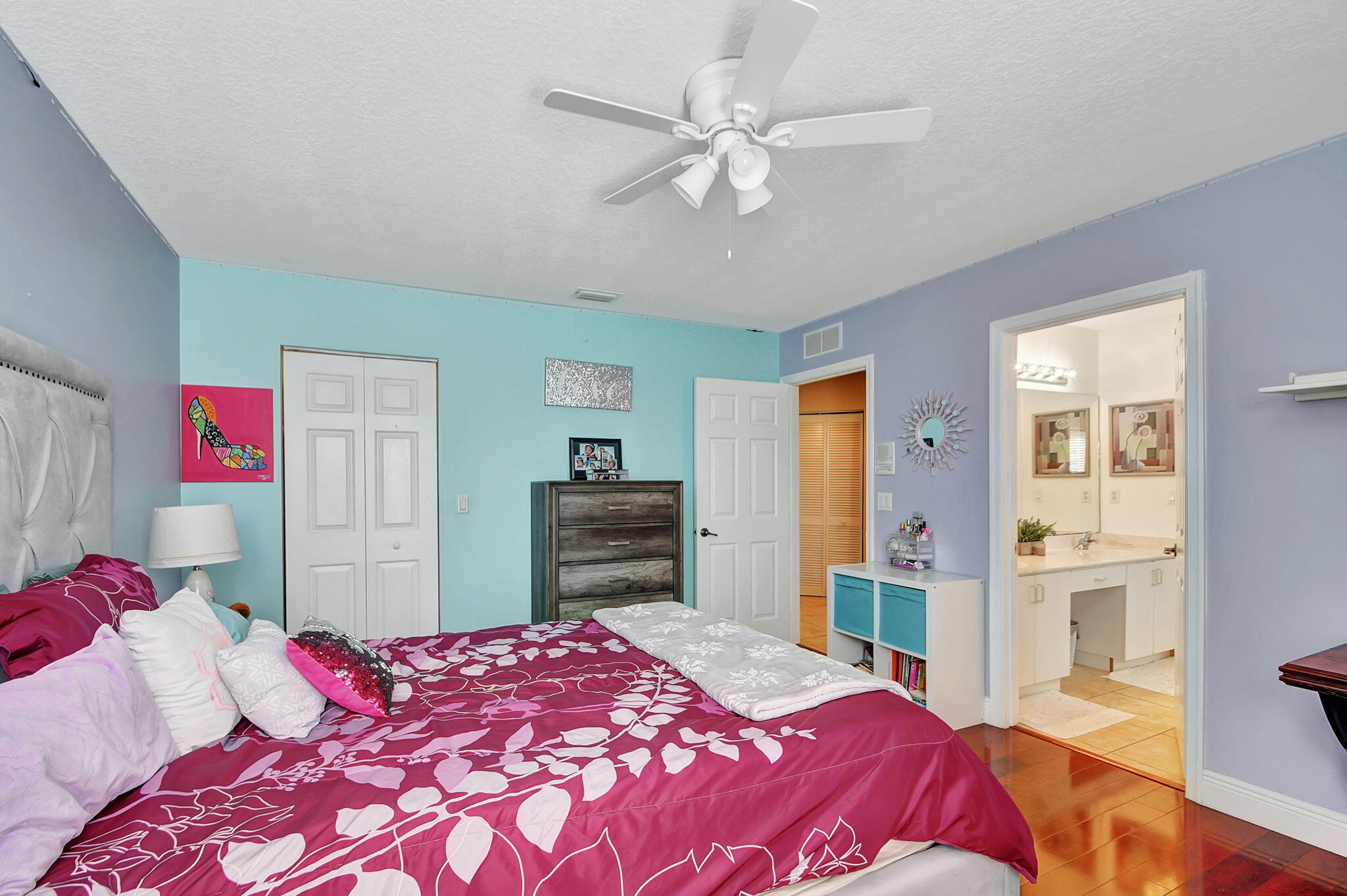 6784 Hendry Drive