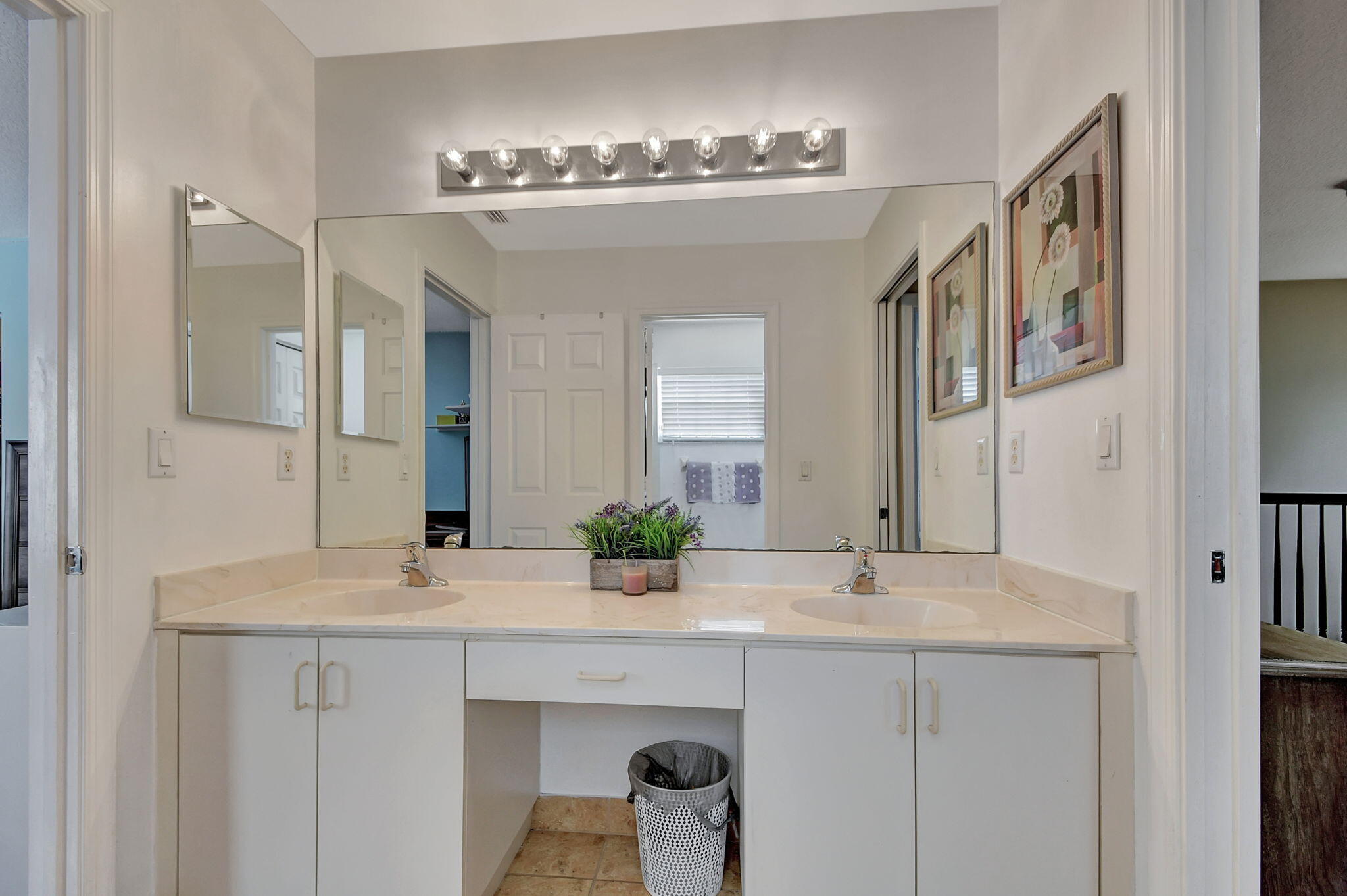 6784 Hendry Drive