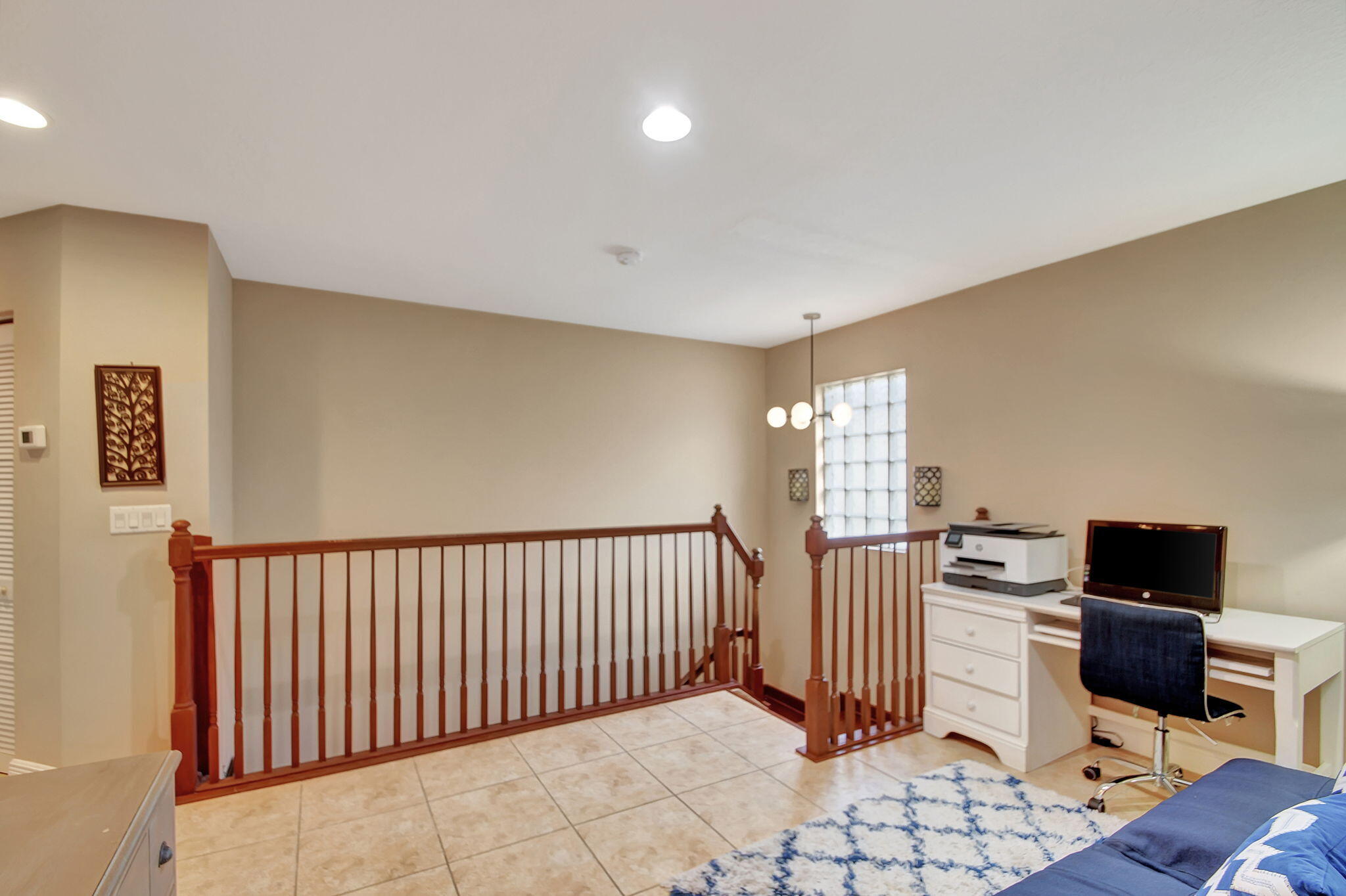 6784 Hendry Drive