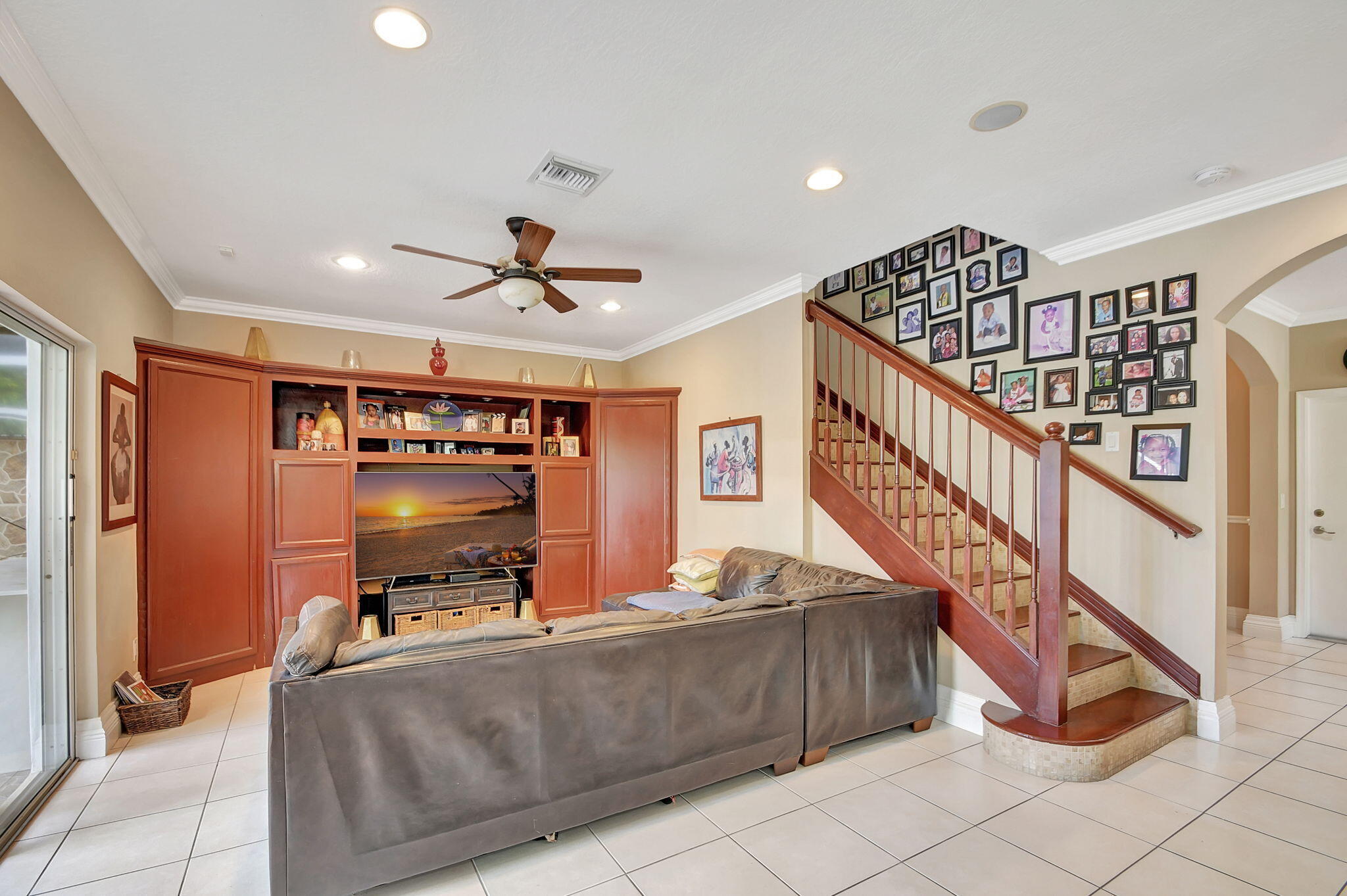 6784 Hendry Drive
