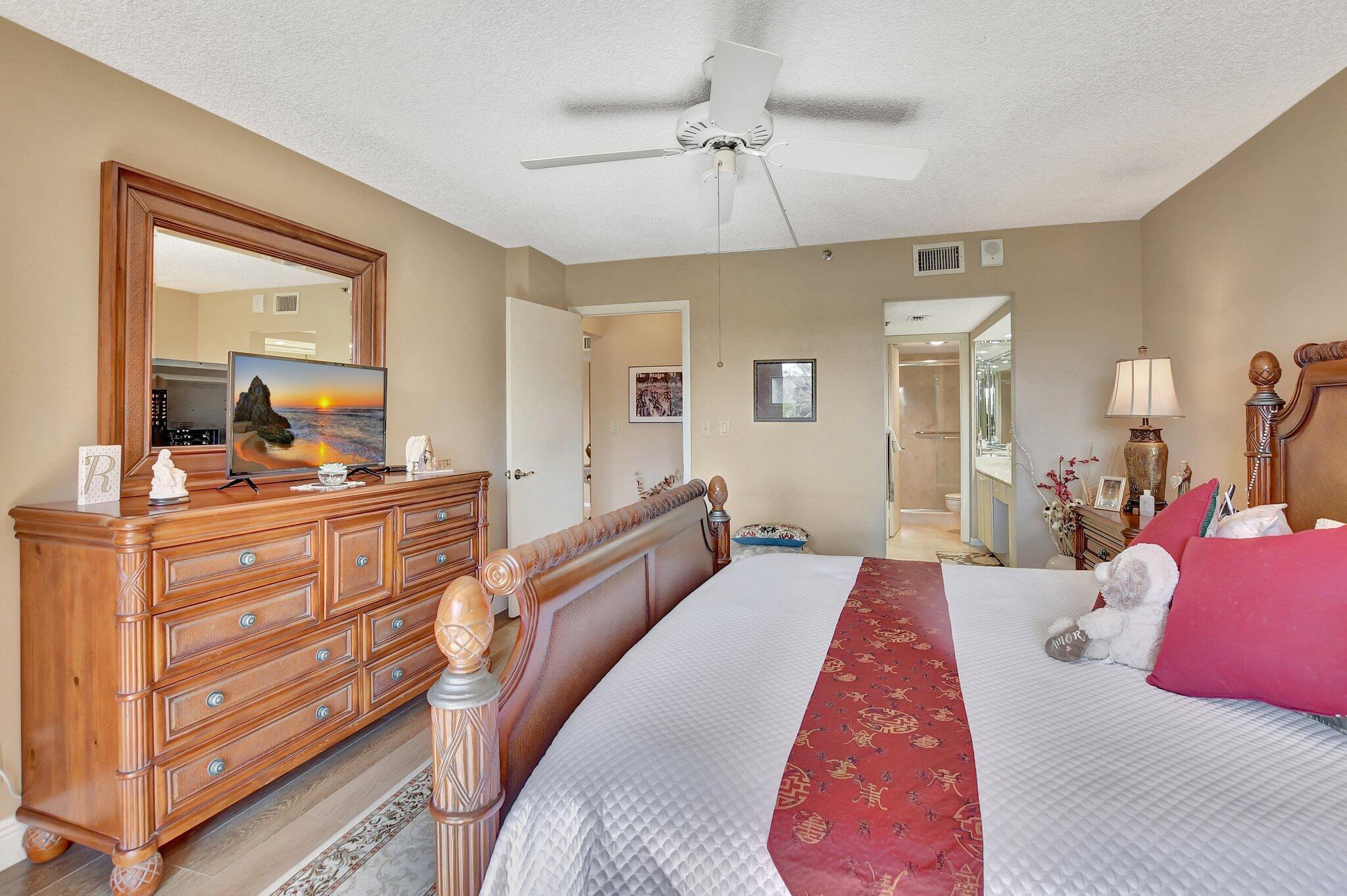 6420 Boca Del Mar 303