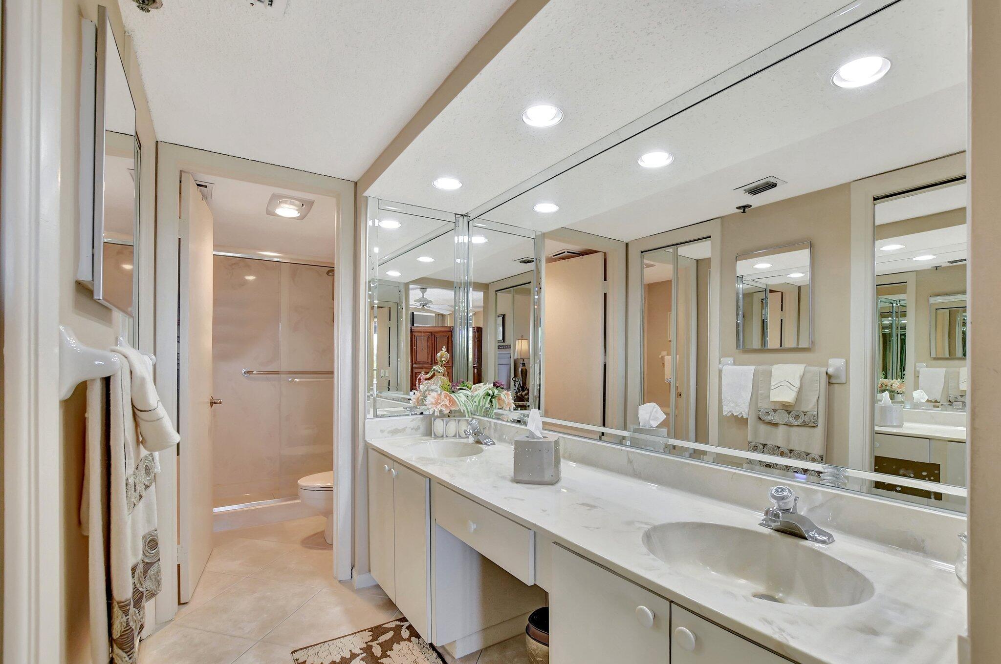 6420 Boca Del Mar 303
