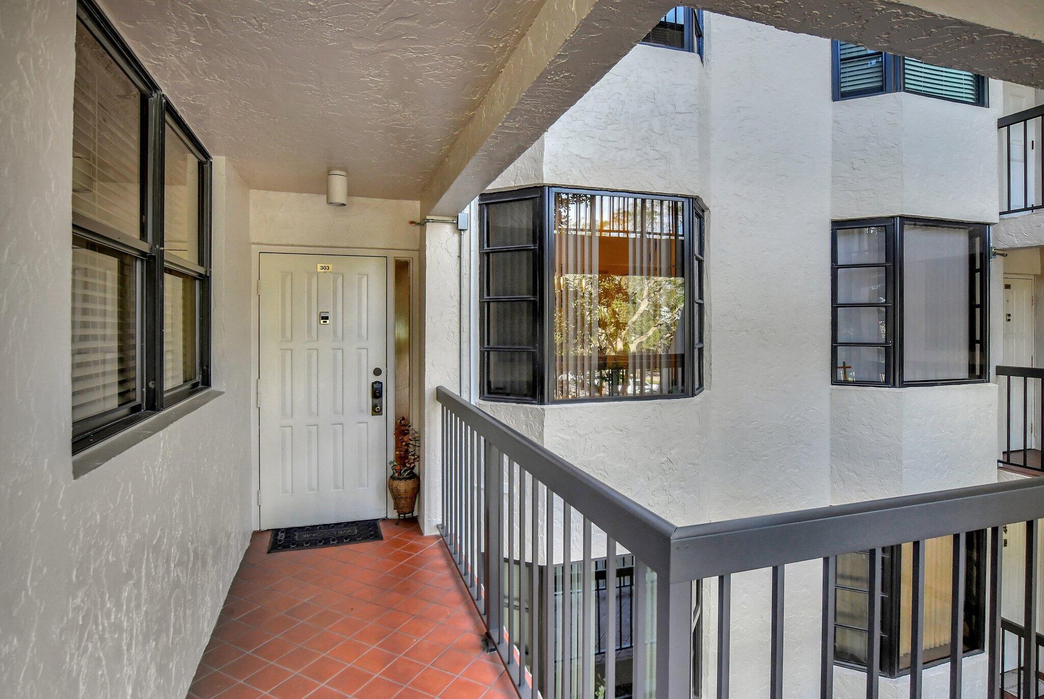 6420 Boca Del Mar 303
