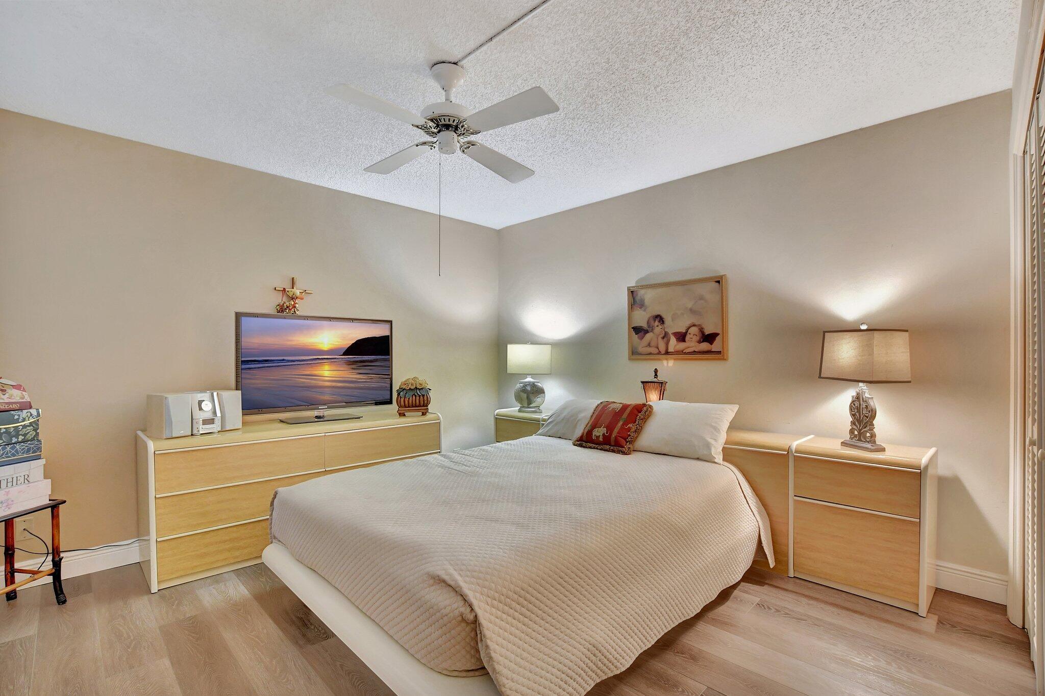 6420 Boca Del Mar 303