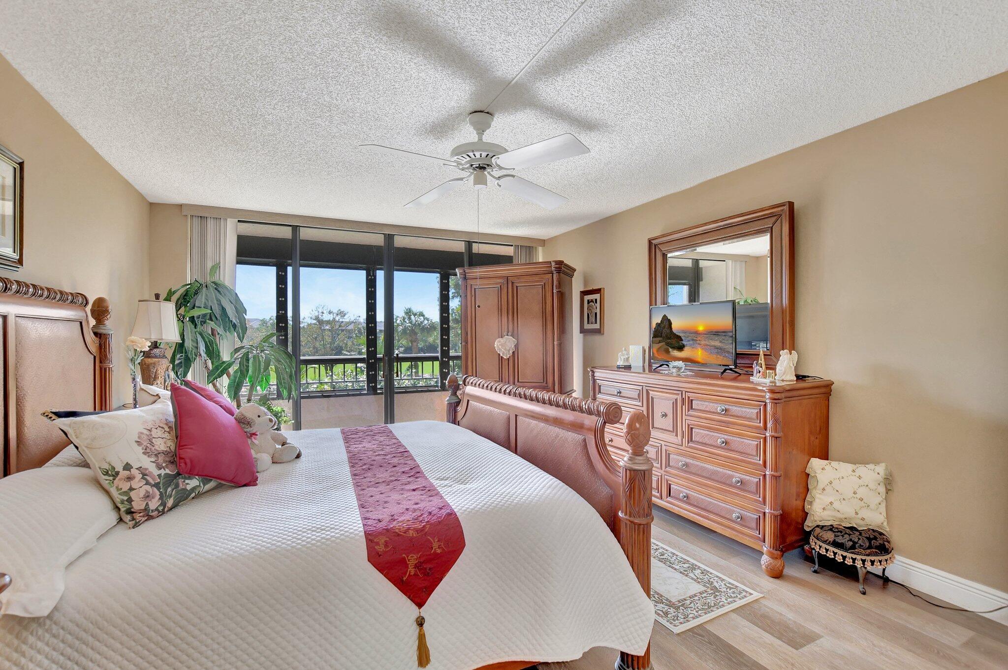 6420 Boca Del Mar 303