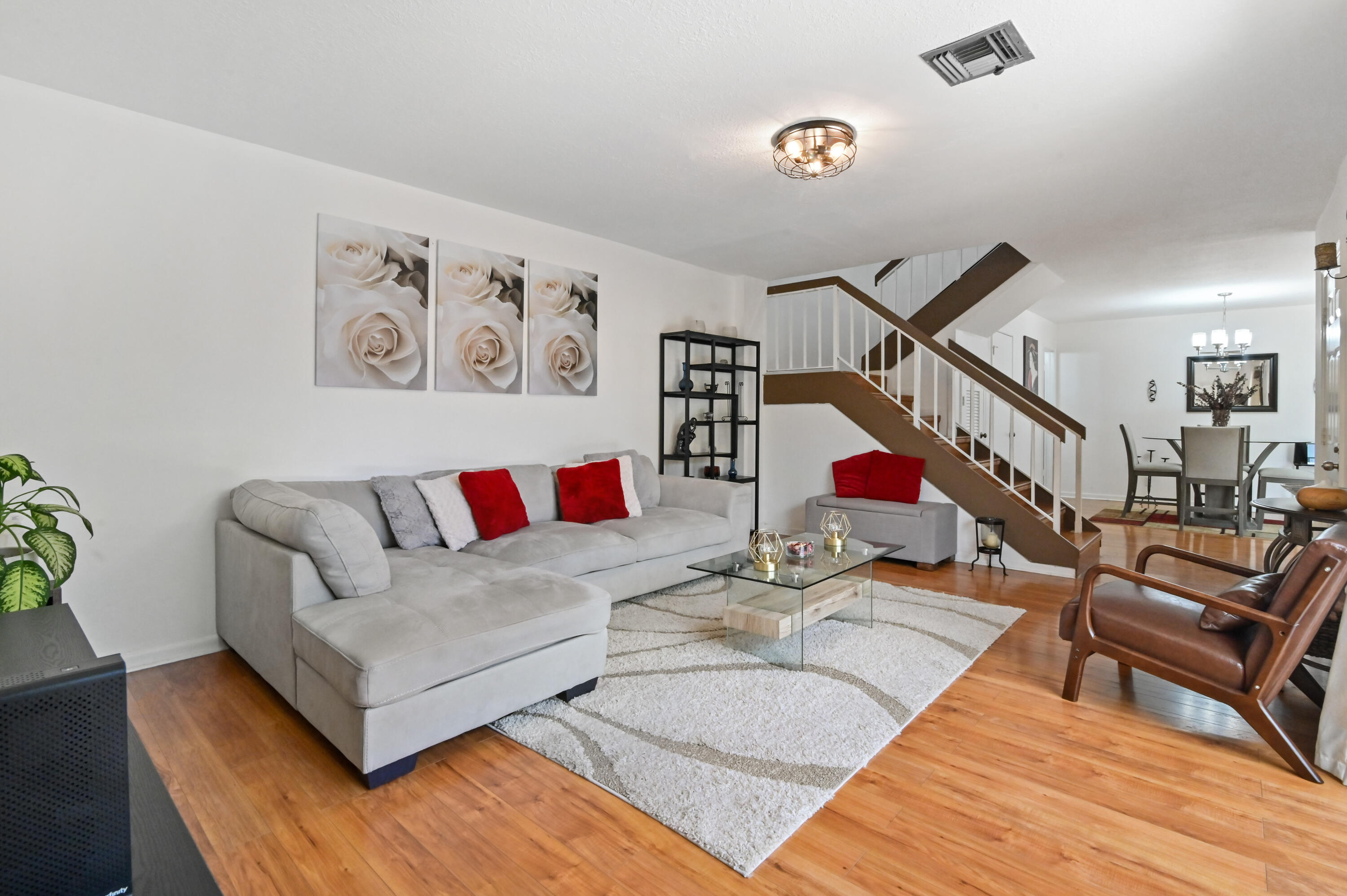 562 SE 27th Terrace