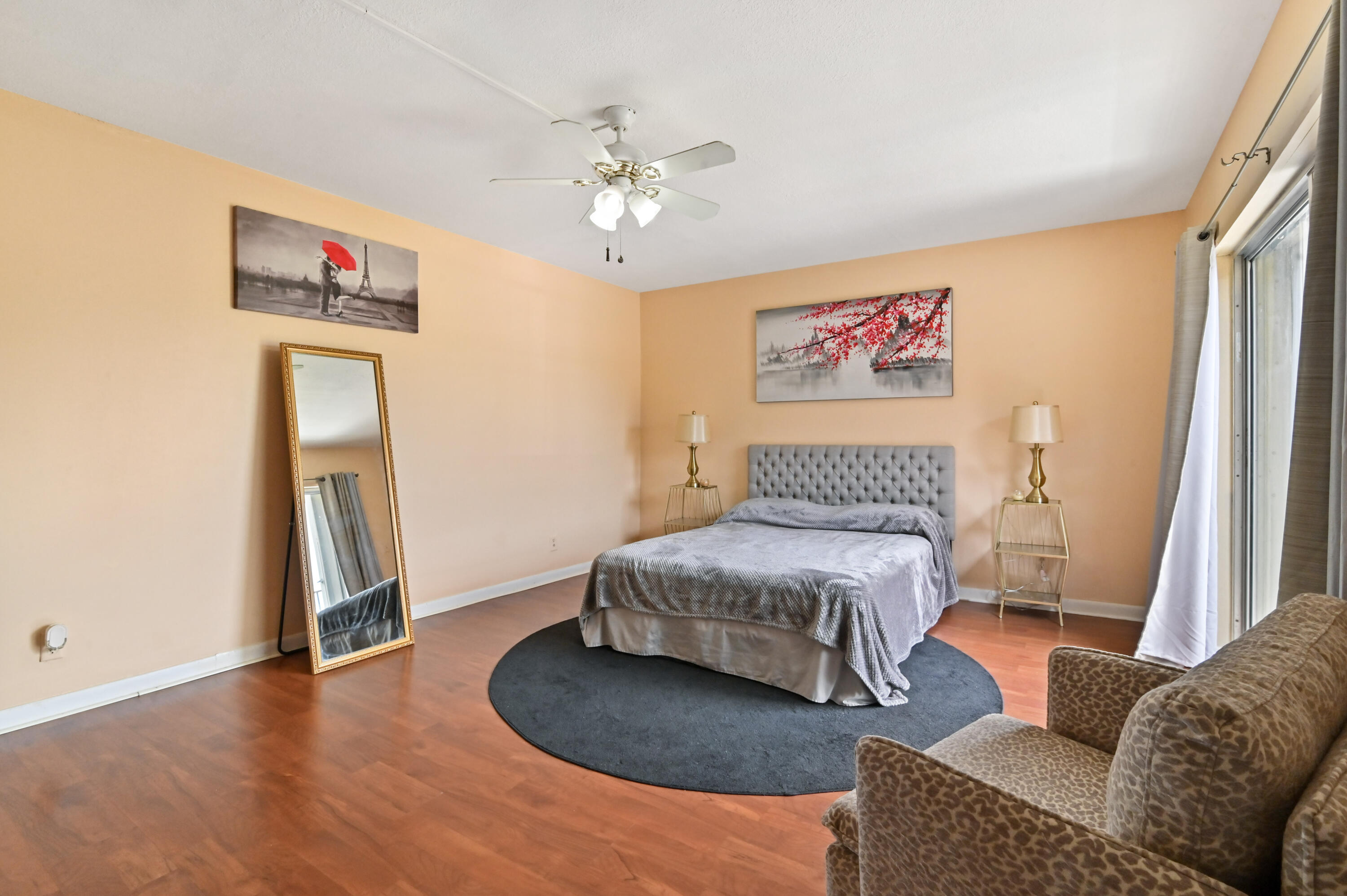 562 SE 27th Terrace