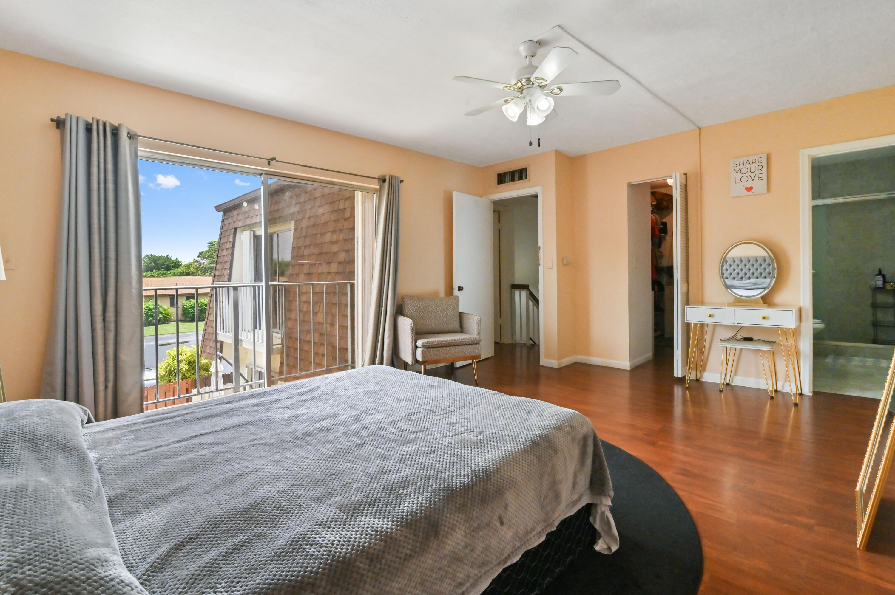 562 SE 27th Terrace