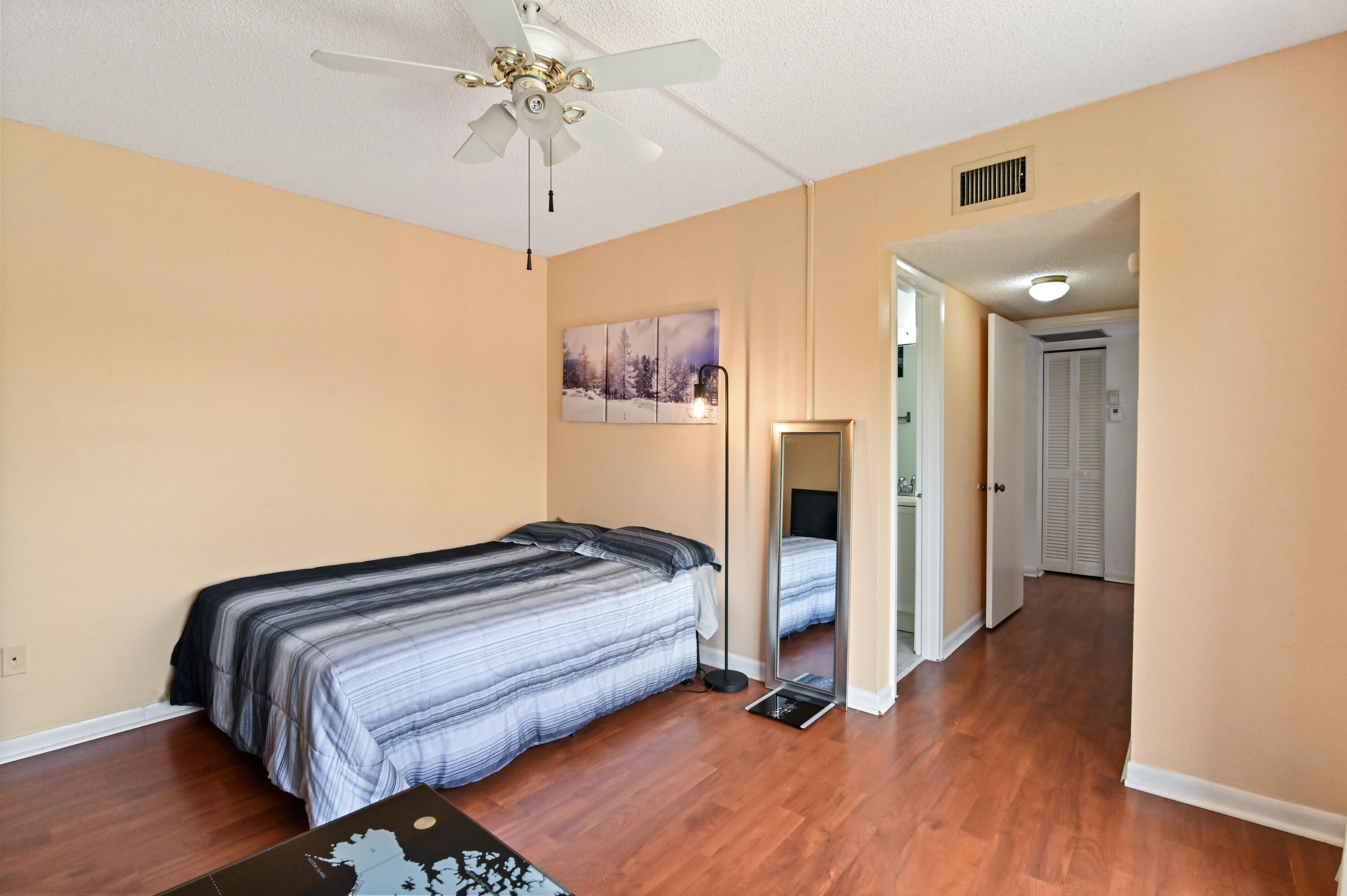 562 SE 27th Terrace