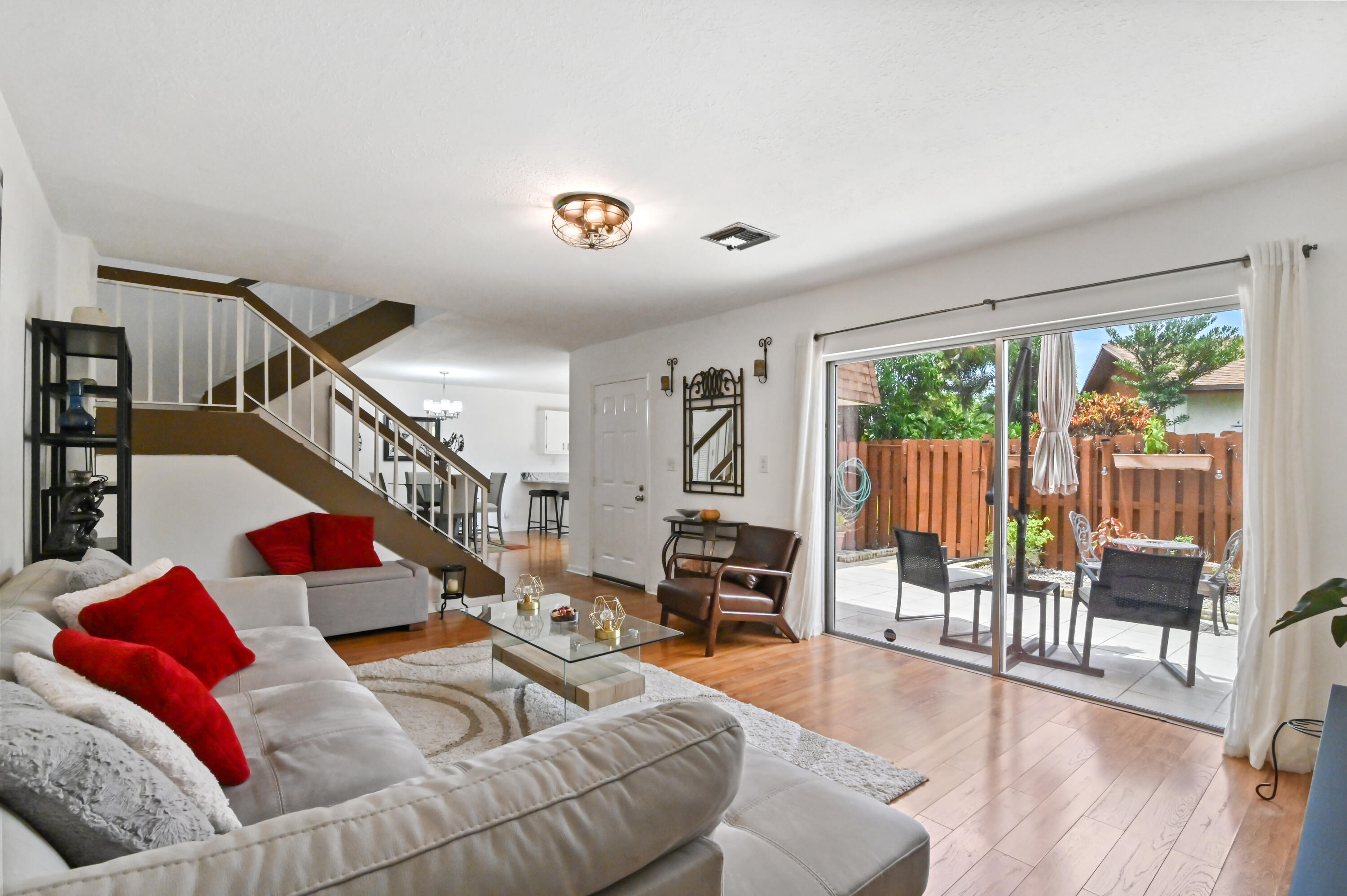 562 SE 27th Terrace