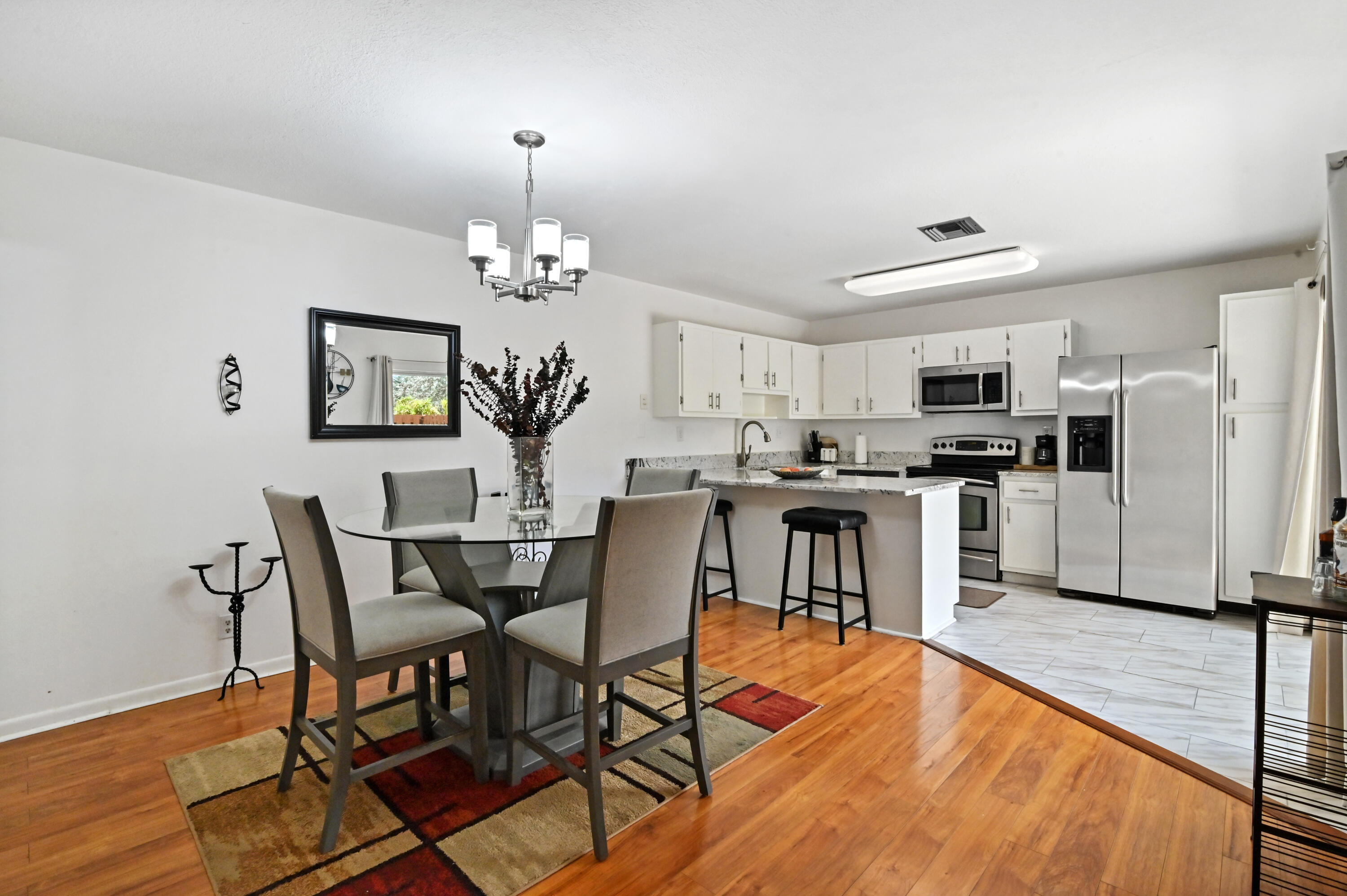 562 SE 27th Terrace