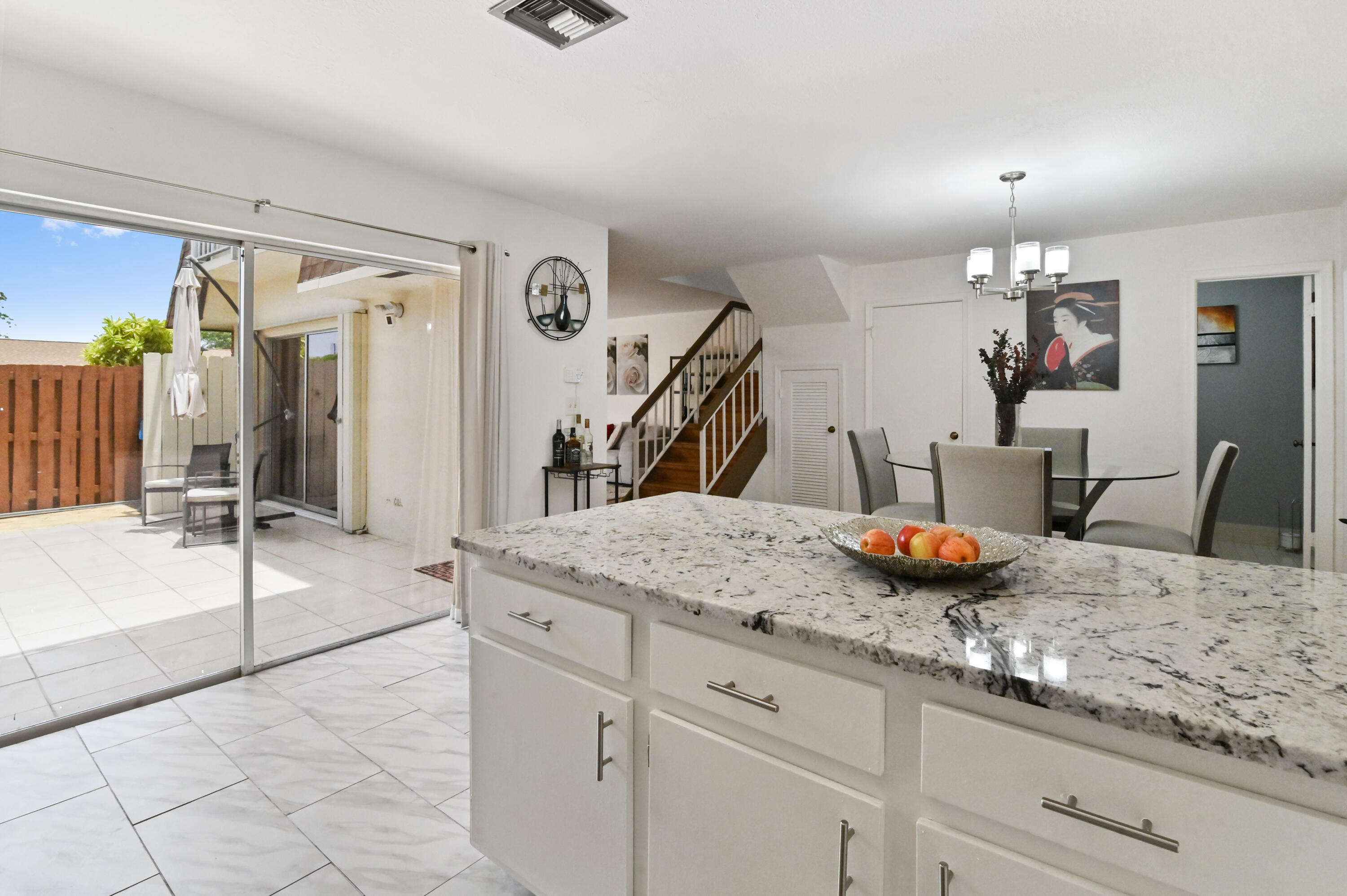 562 SE 27th Terrace