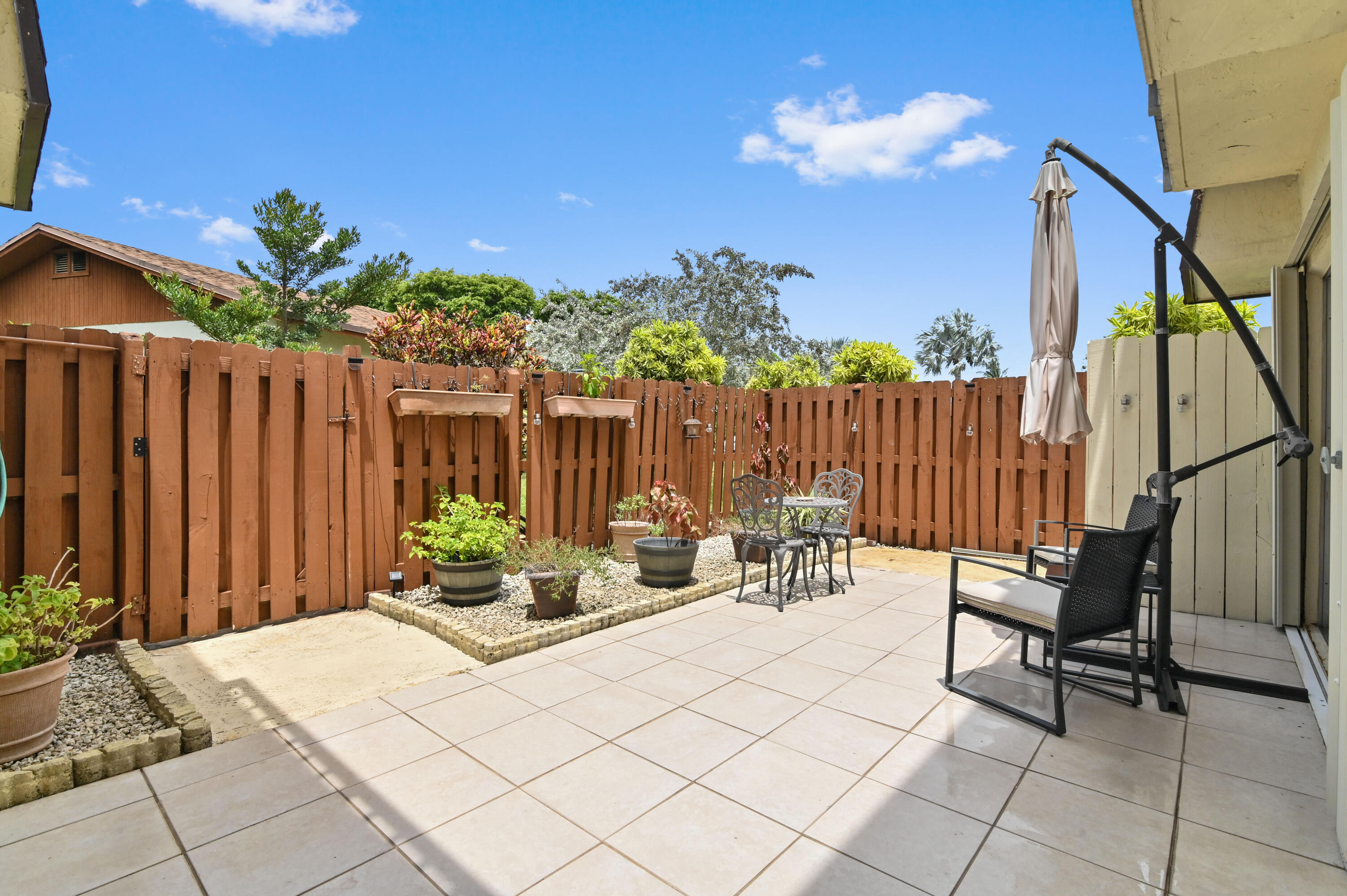 562 SE 27th Terrace