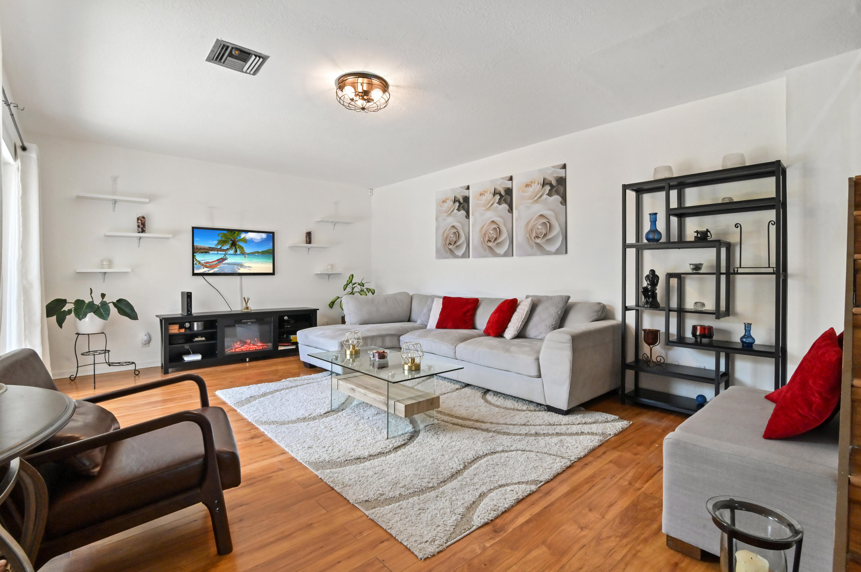 562 SE 27th Terrace
