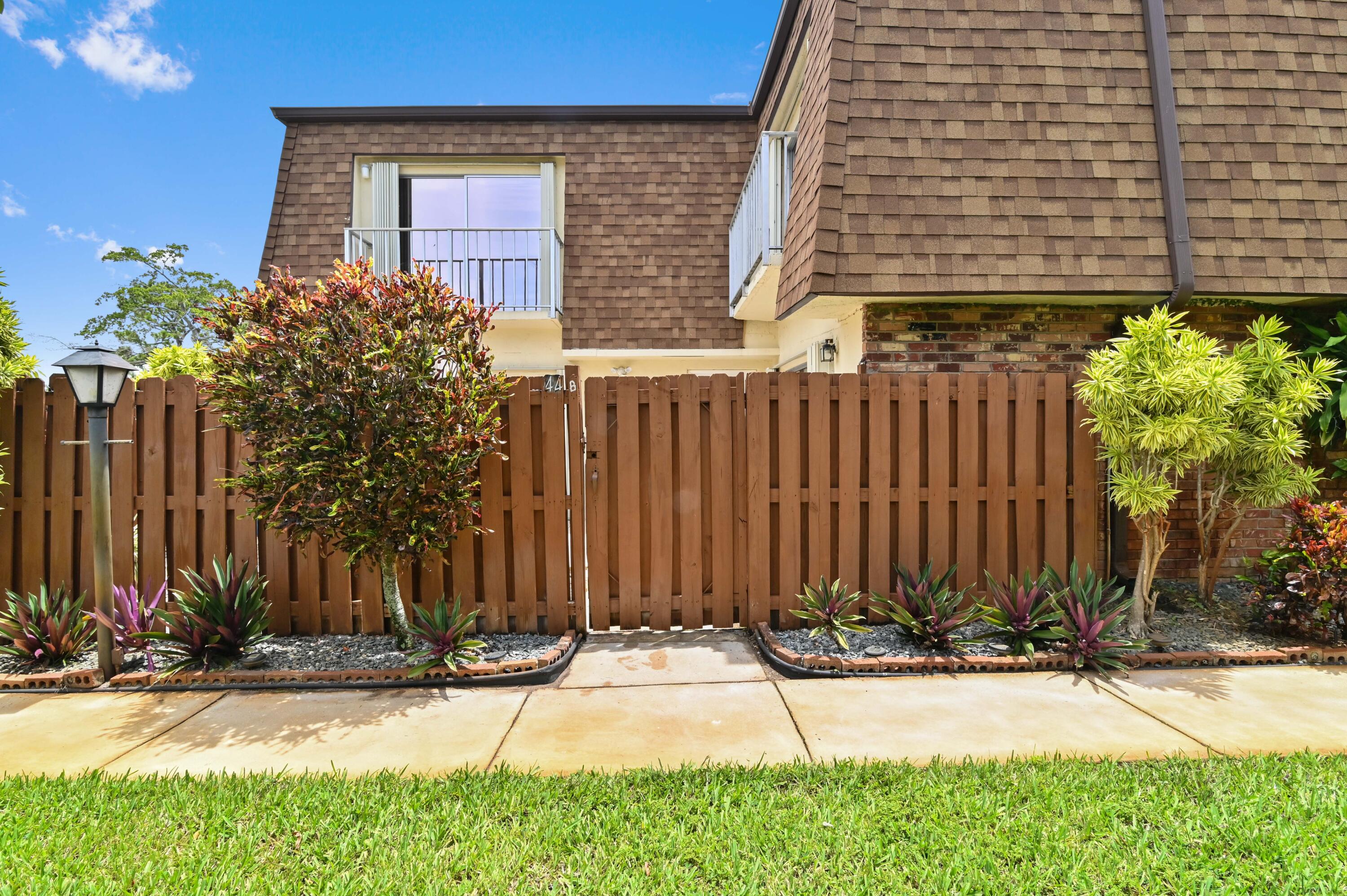 562 SE 27th Terrace