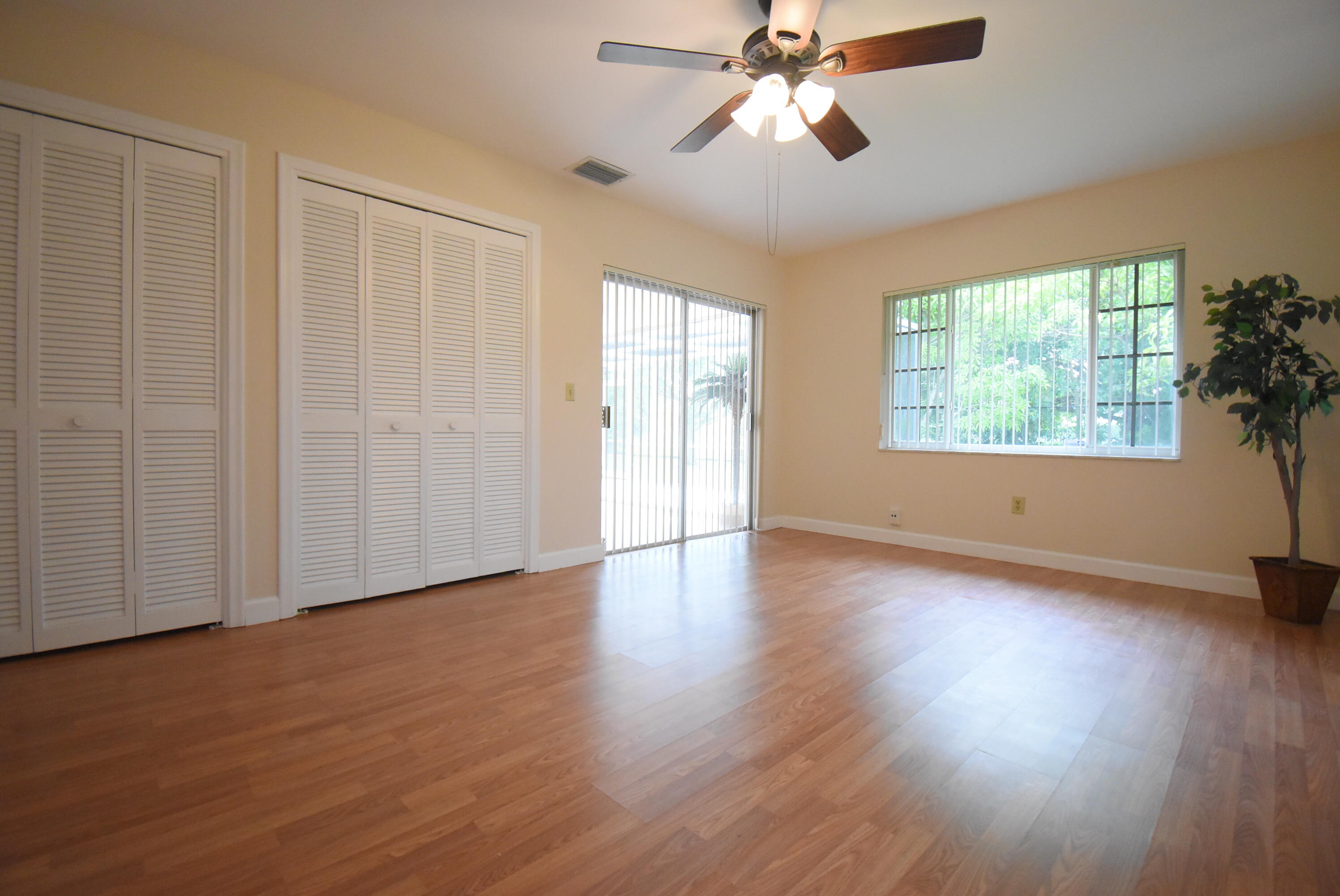 22584 Lanyard Street