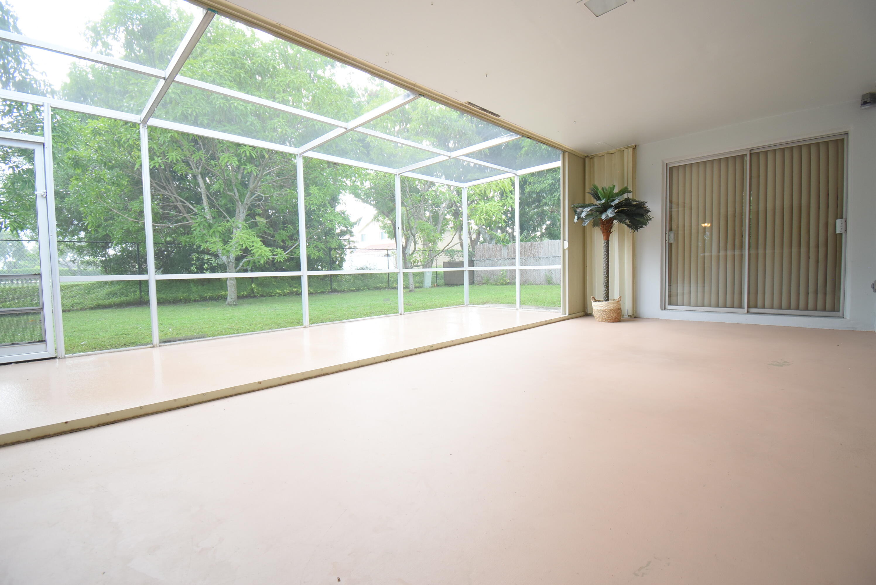 22584 Lanyard Street