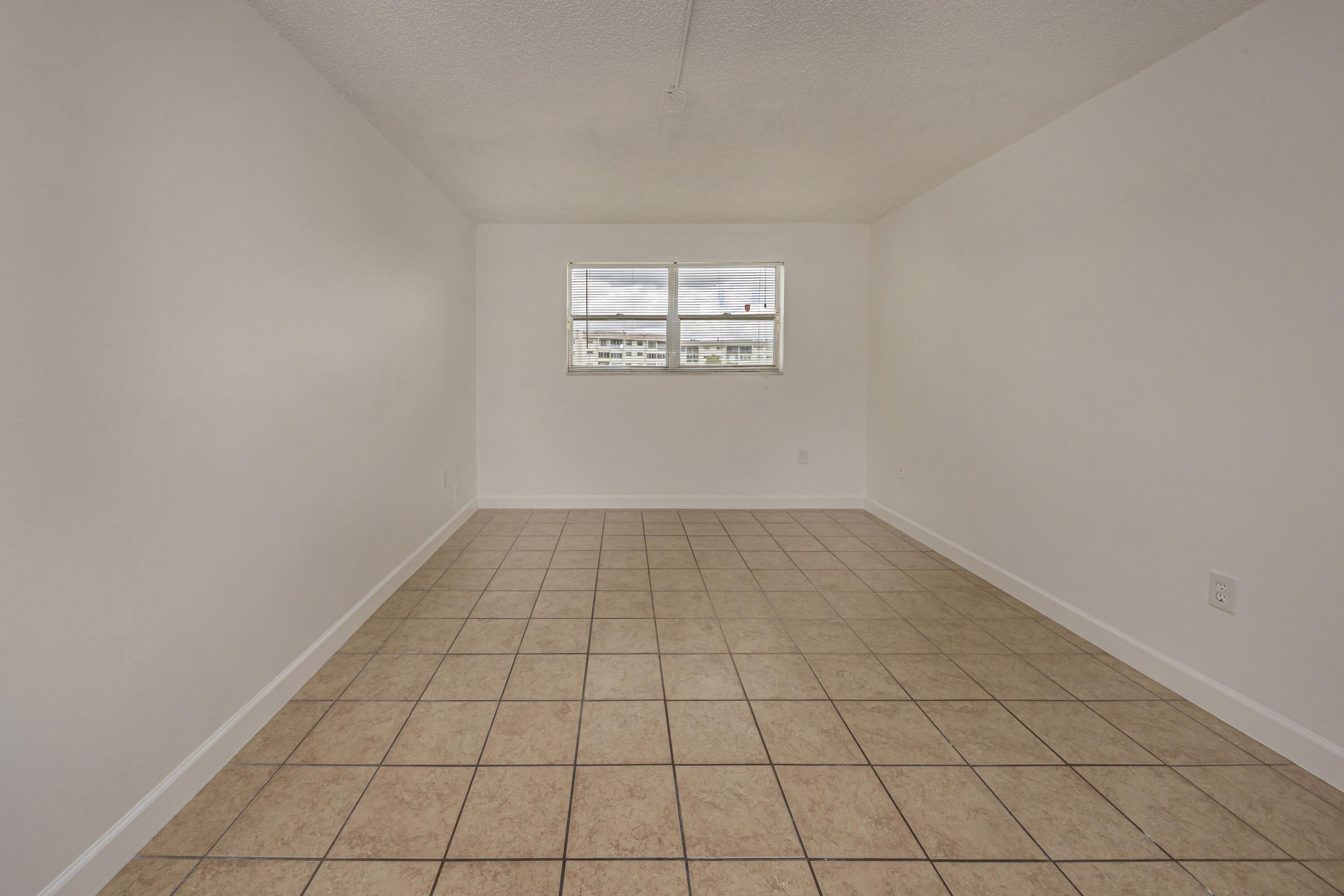 8200 Sunrise Lakes Boulevard 108, Sunrise Unit: 108