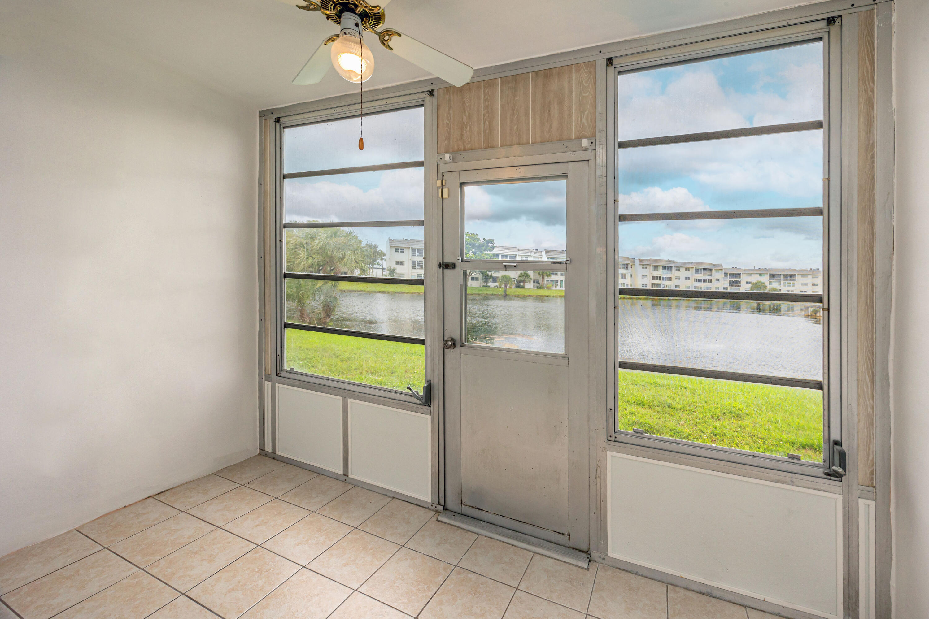 8200 Sunrise Lakes Boulevard 108, Sunrise Unit: 108