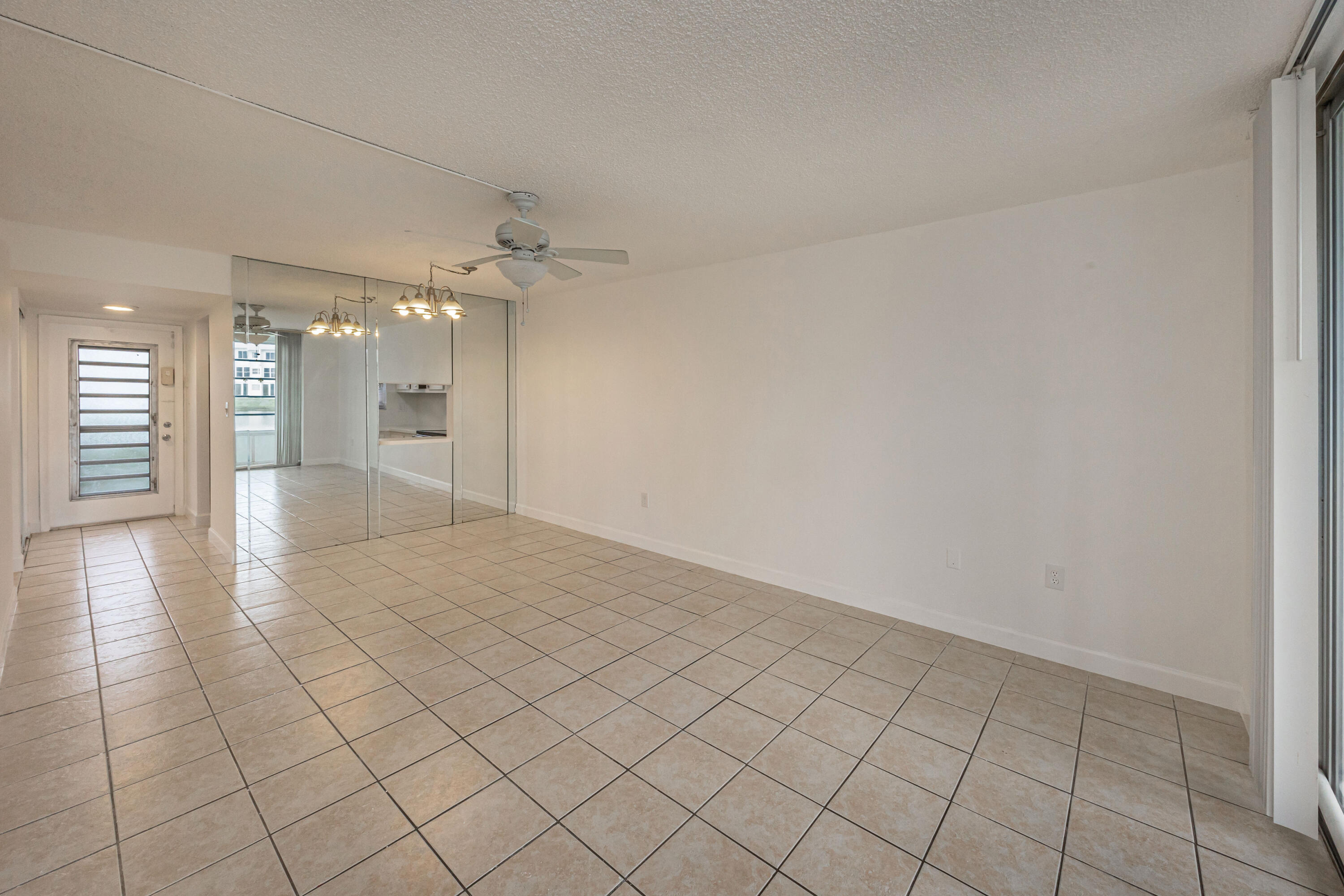 8200 Sunrise Lakes Boulevard 108, Sunrise Unit: 108