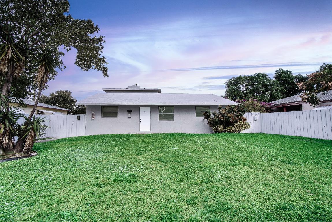 1945 Liberty Street Front, Hollywood Unit: Front