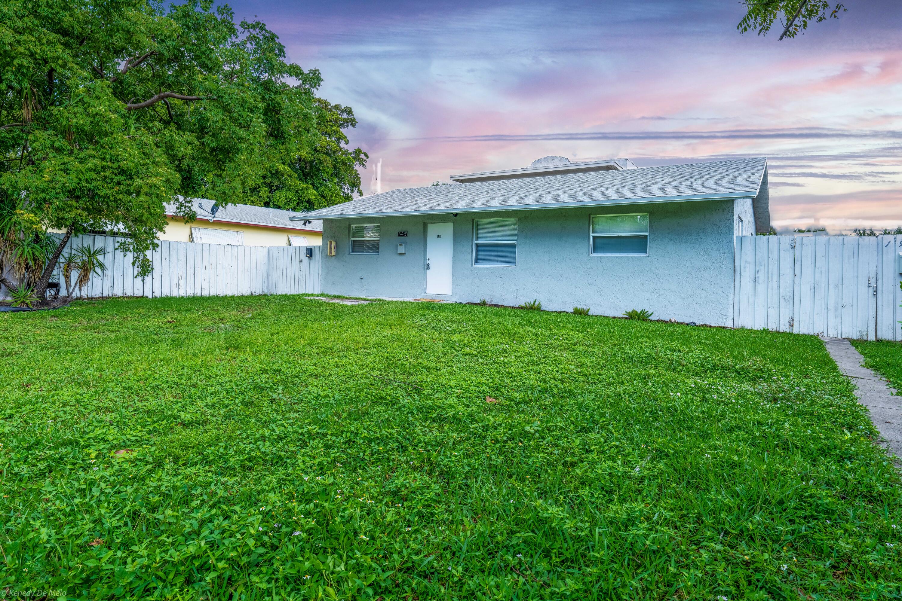 1945 Liberty Street Front, Hollywood Unit: Front