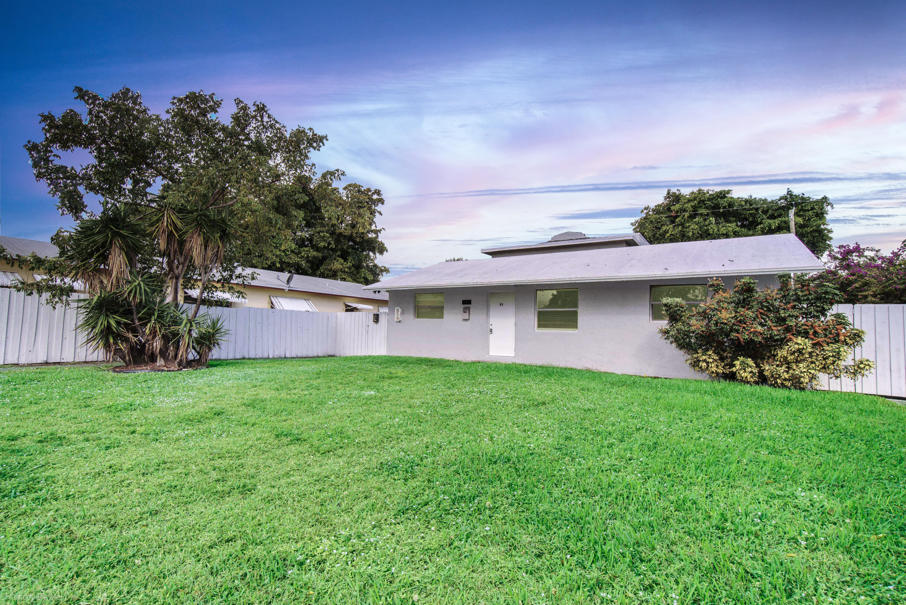 1945 Liberty Street Front, Hollywood Unit: Front