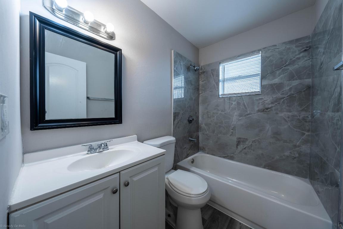 1945 Liberty Street Front, Hollywood Unit: Front