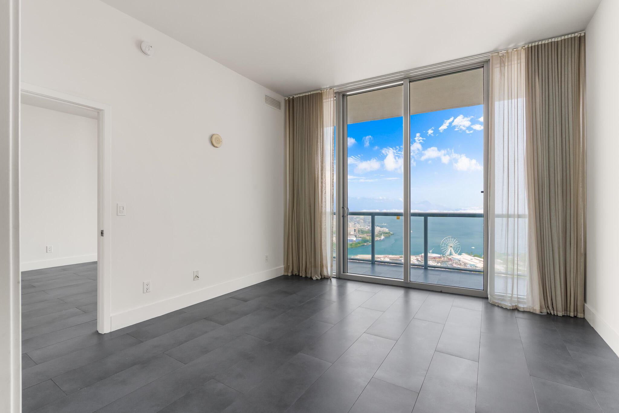 888 Biscayne Boulevard 4406