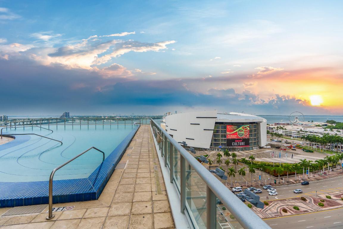 888 Biscayne Boulevard 4406