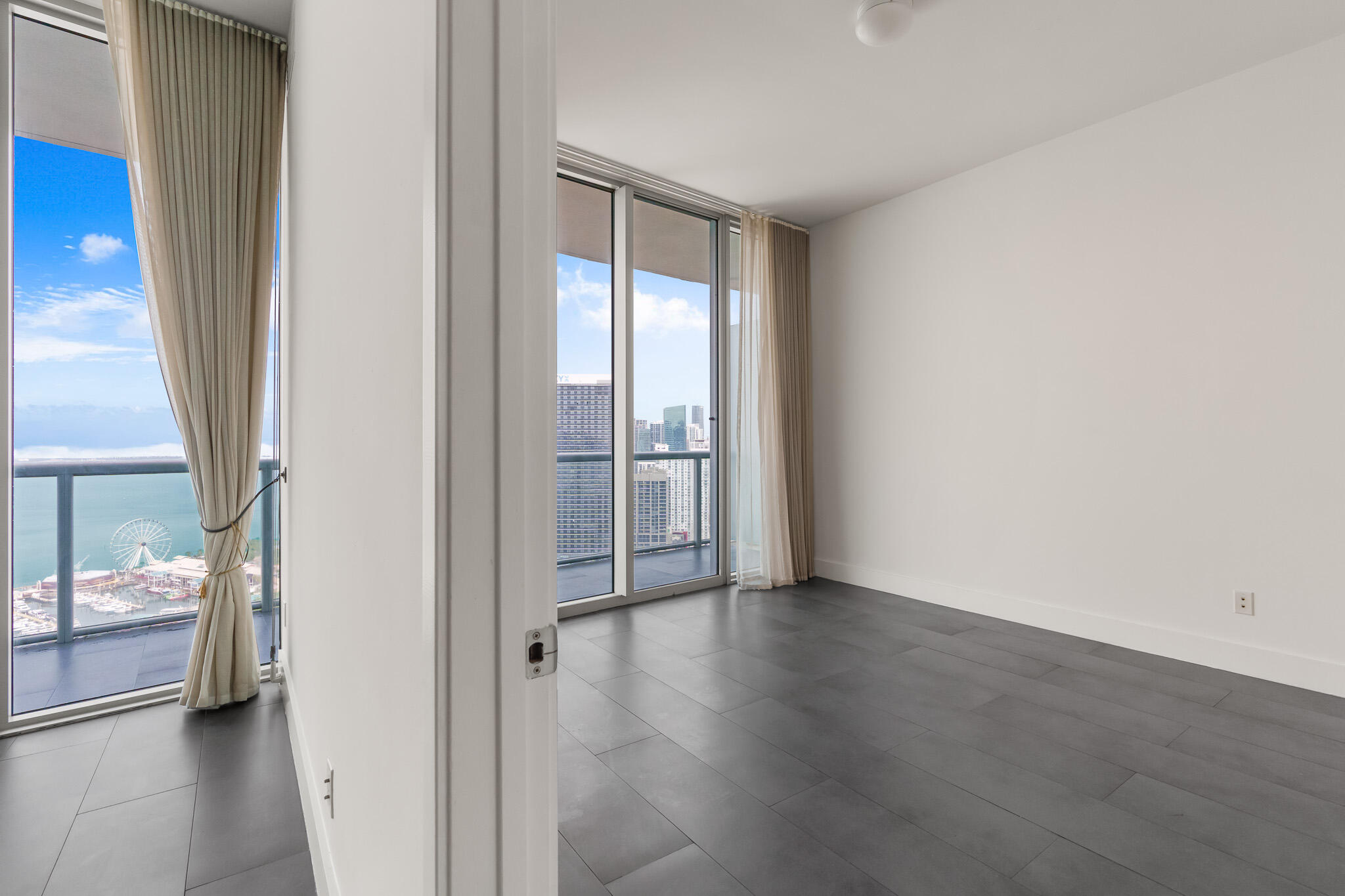 888 Biscayne Boulevard 4406