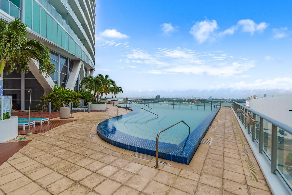 888 Biscayne Boulevard 4406