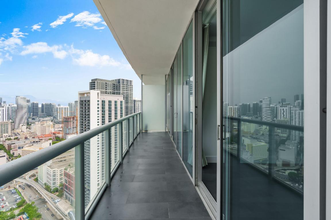 888 Biscayne Boulevard 4406