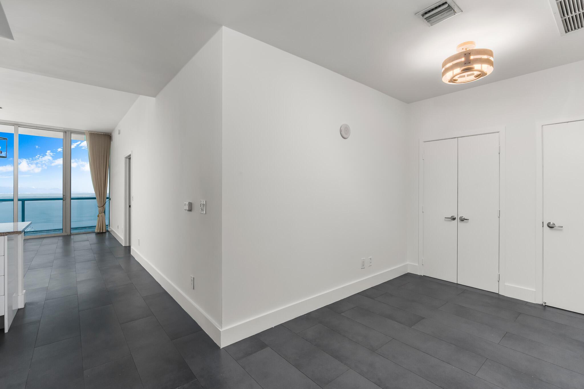 888 Biscayne Boulevard 4406