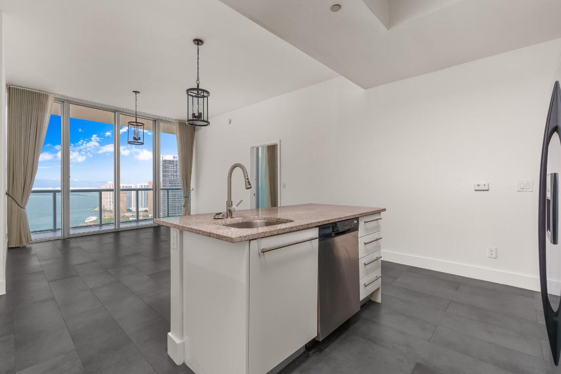 888 Biscayne Boulevard 4406