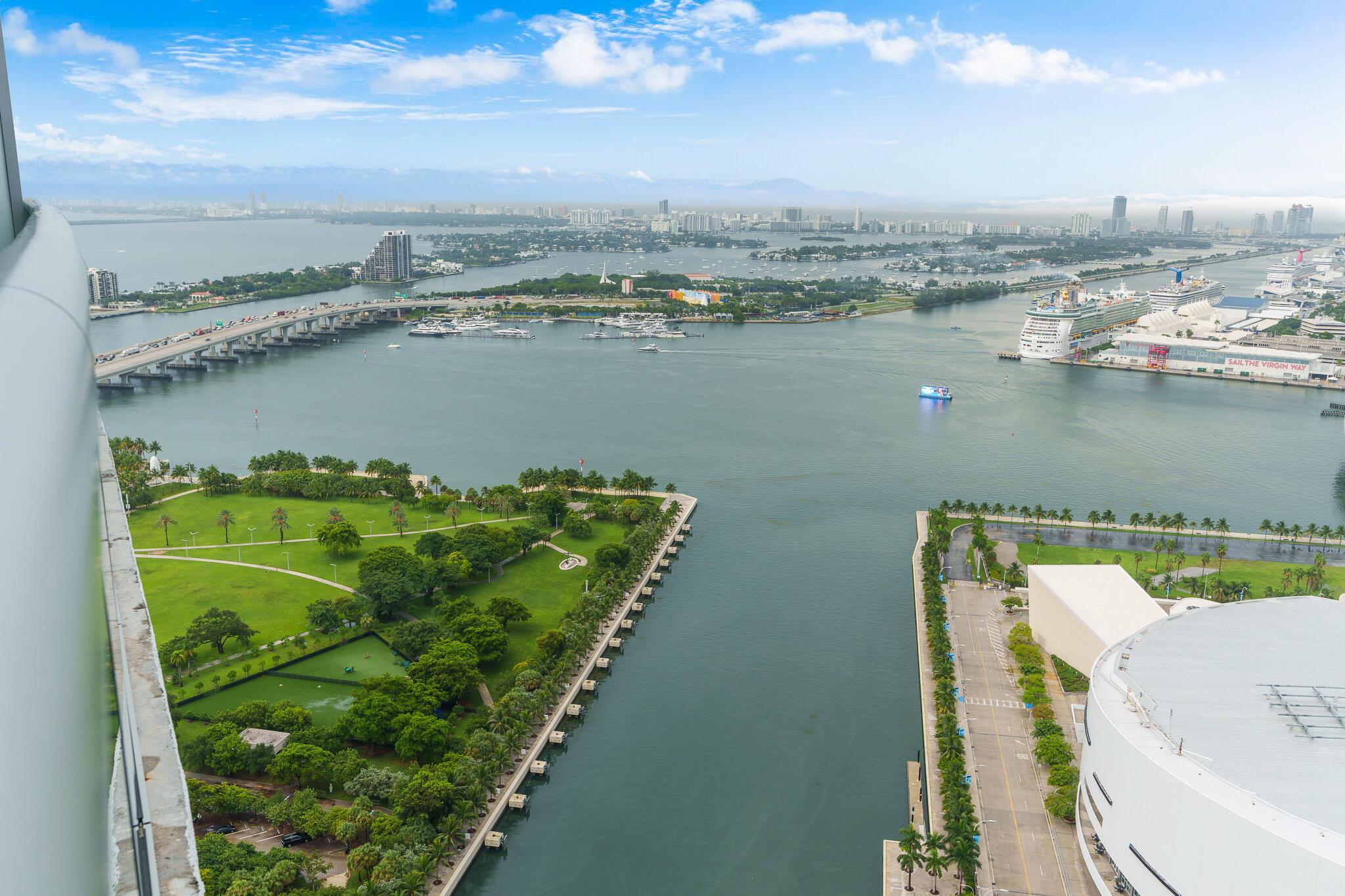 888 Biscayne Boulevard 4406