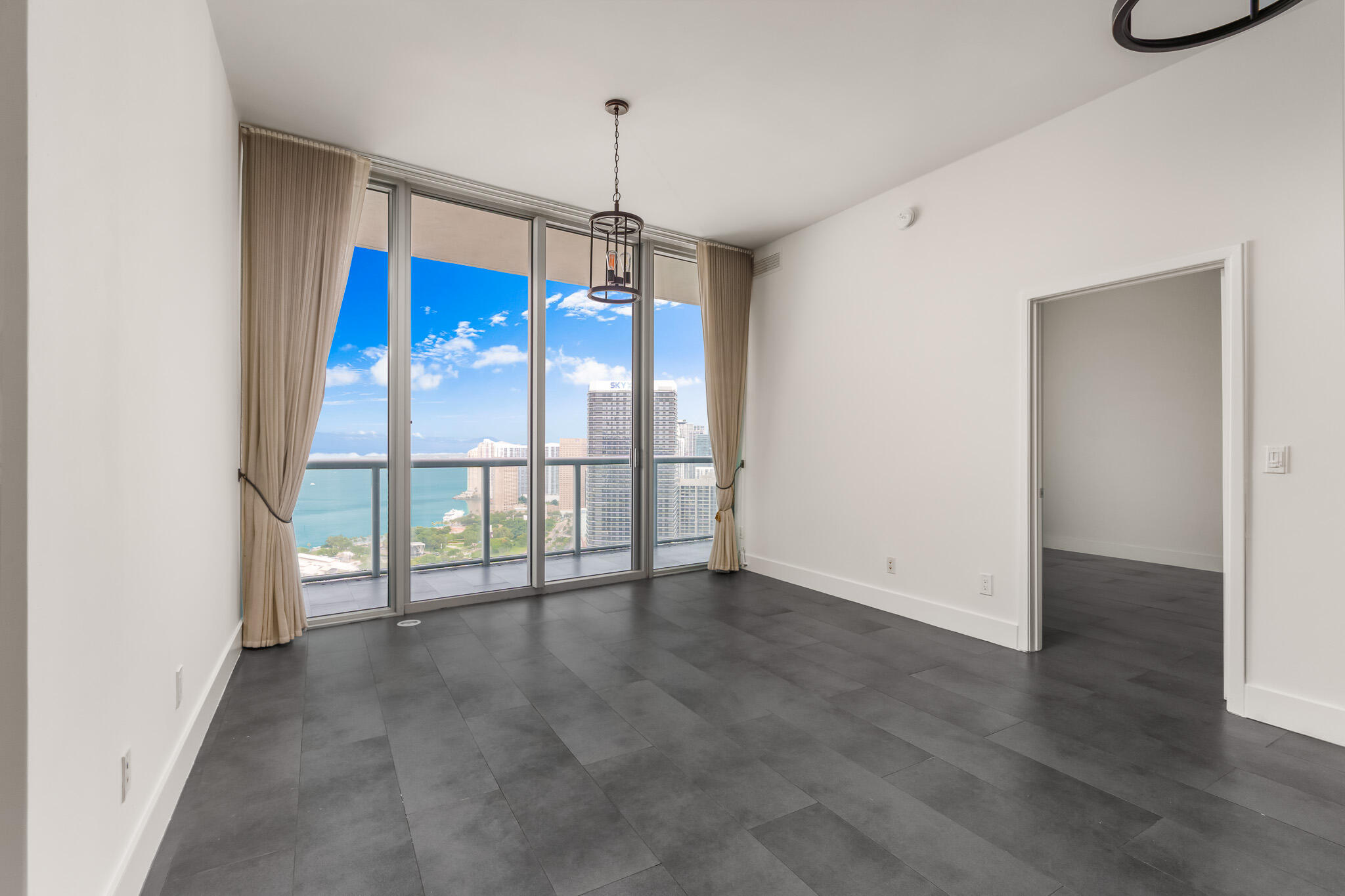 888 Biscayne Boulevard 4406