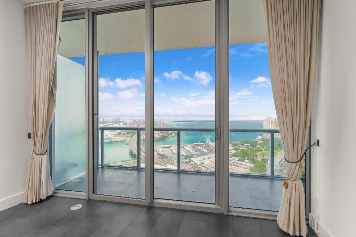 888 Biscayne Boulevard 4406