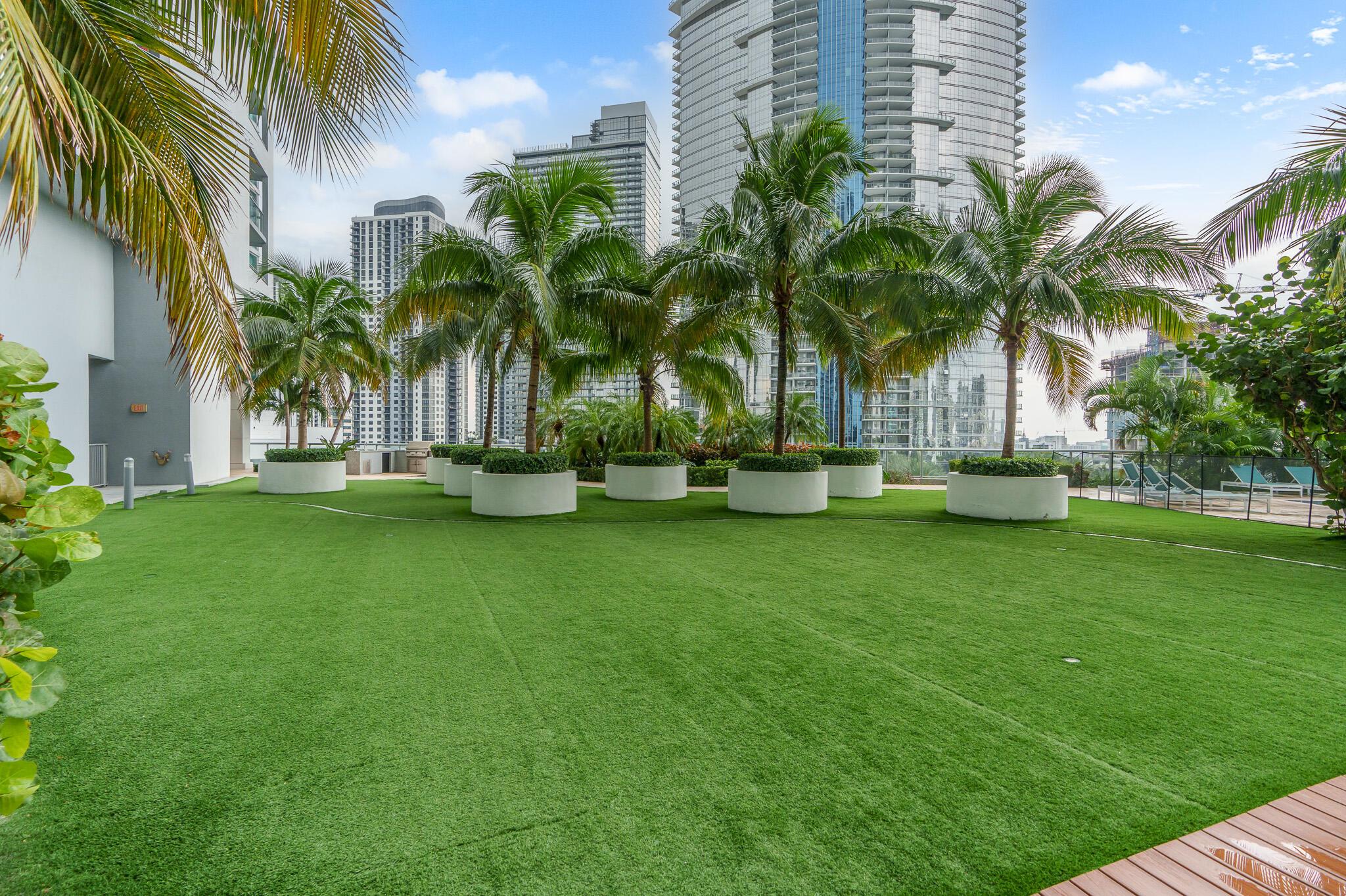 888 Biscayne Boulevard 4406