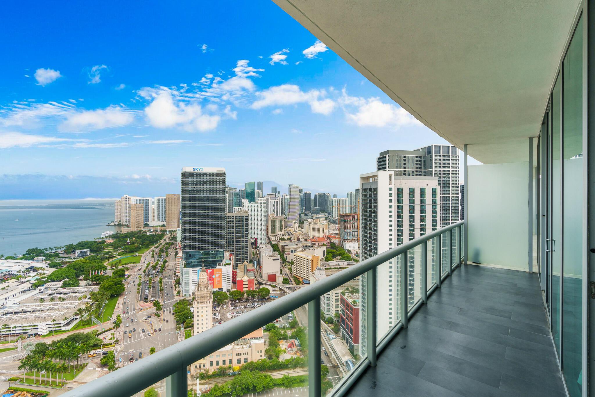 888 Biscayne Boulevard 4406