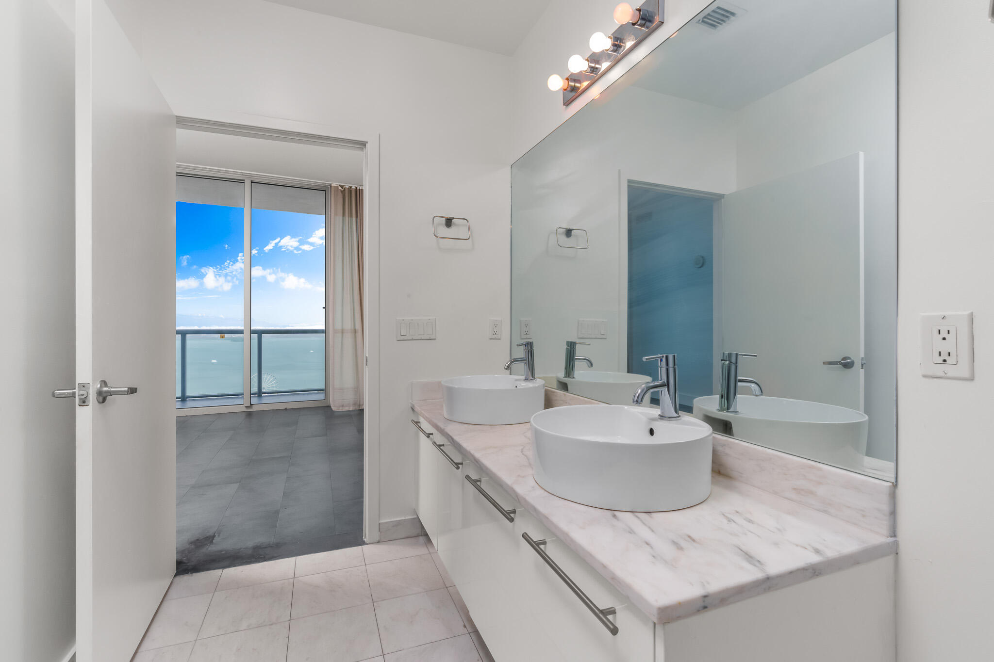 888 Biscayne Boulevard 4406