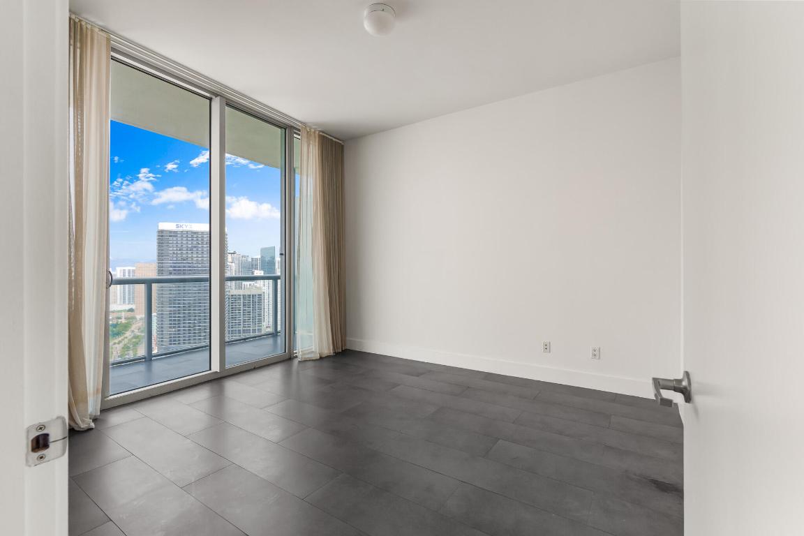 888 Biscayne Boulevard 4406