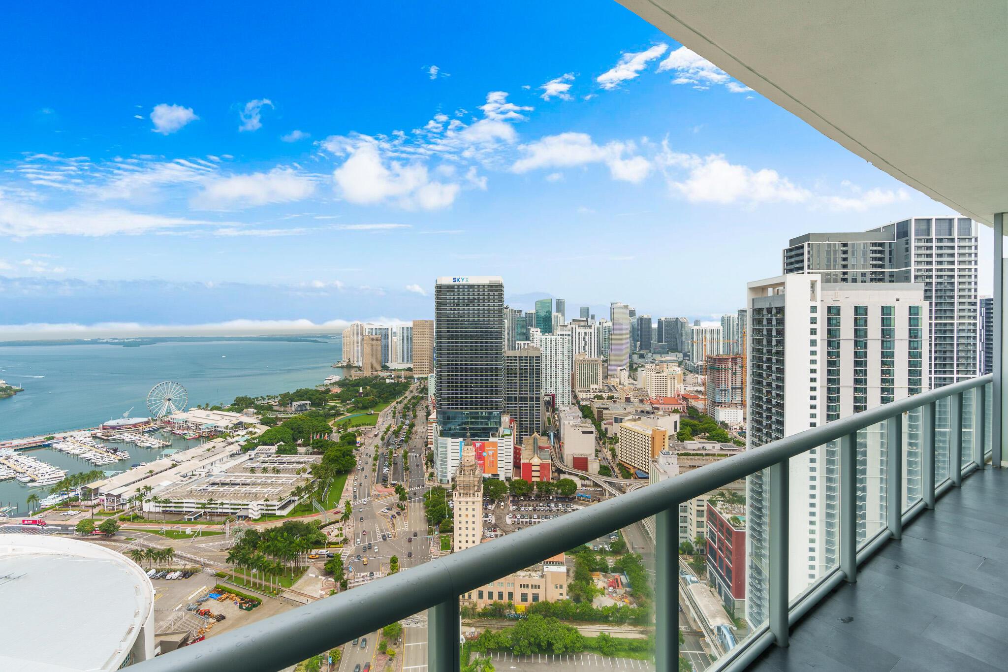 888 Biscayne Boulevard 4406