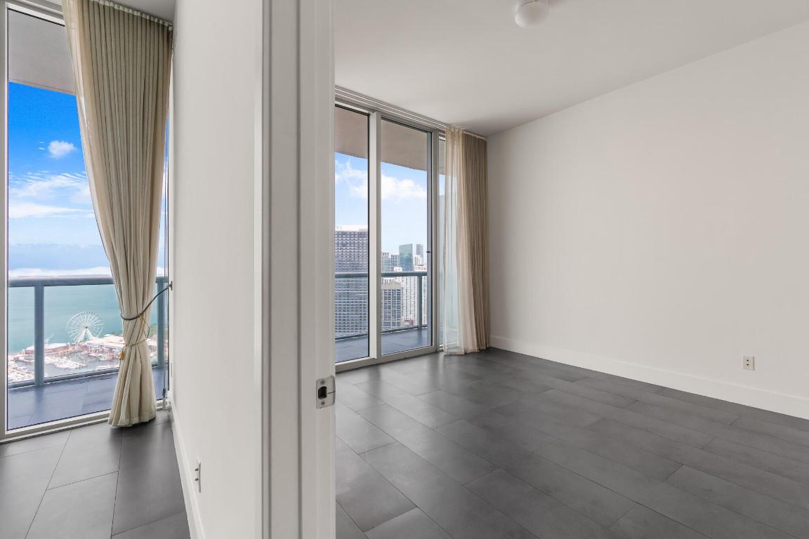 888 Biscayne Boulevard 4406