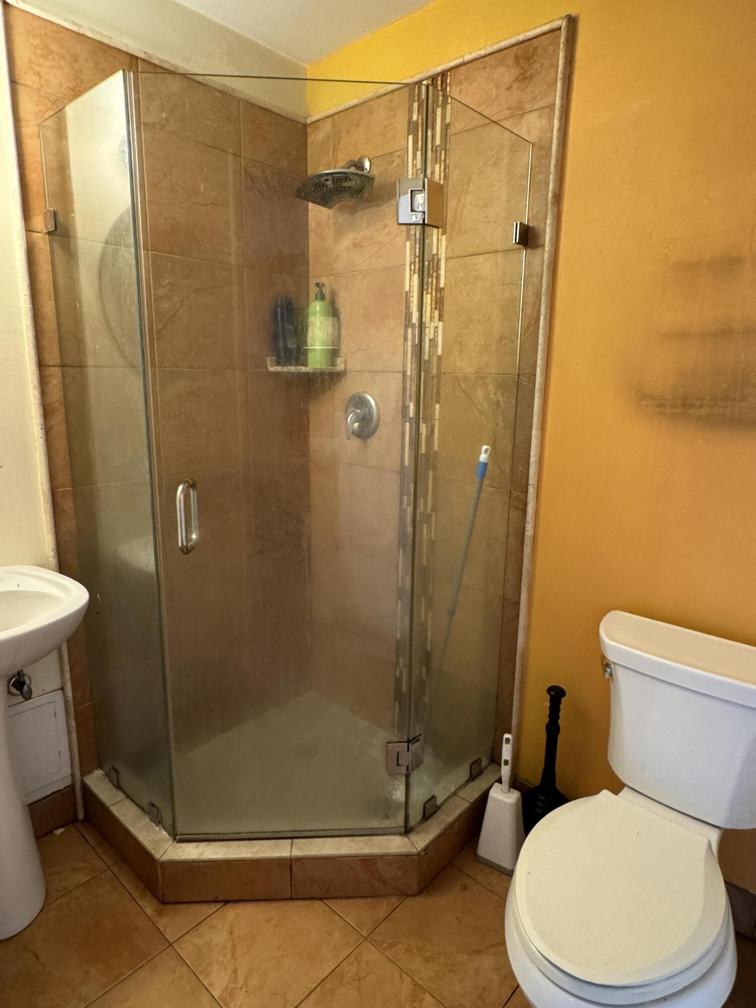 1521 NW 18th Avenue 202